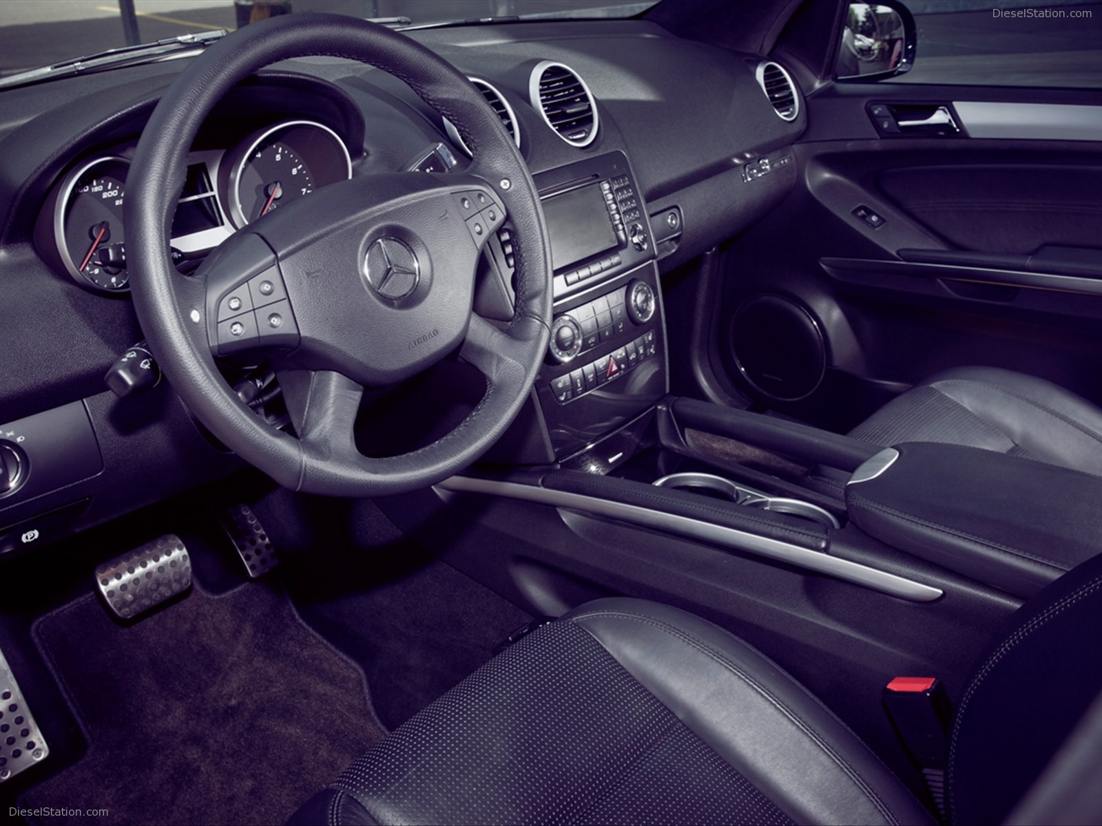 Mercedes ML63 Carbon Series by KICHERER 2011