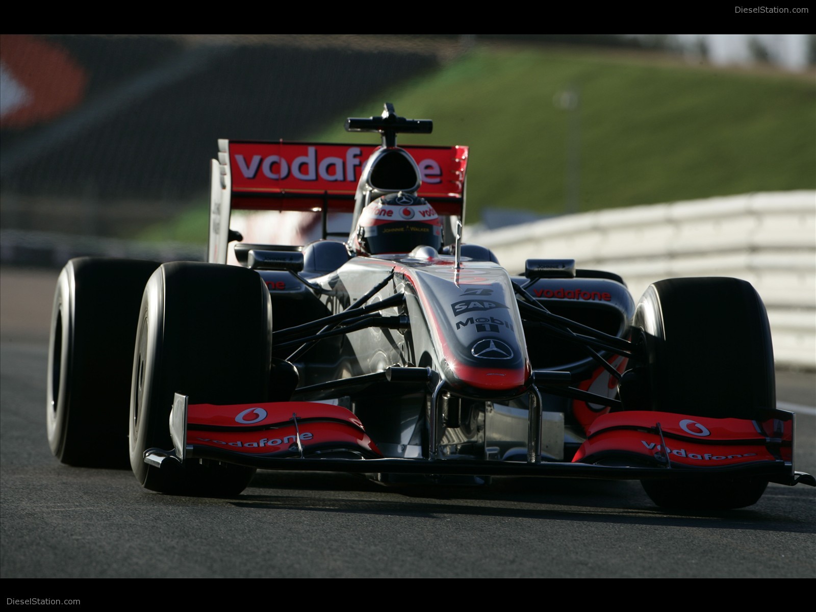 Mercedes-Benz MP4 24