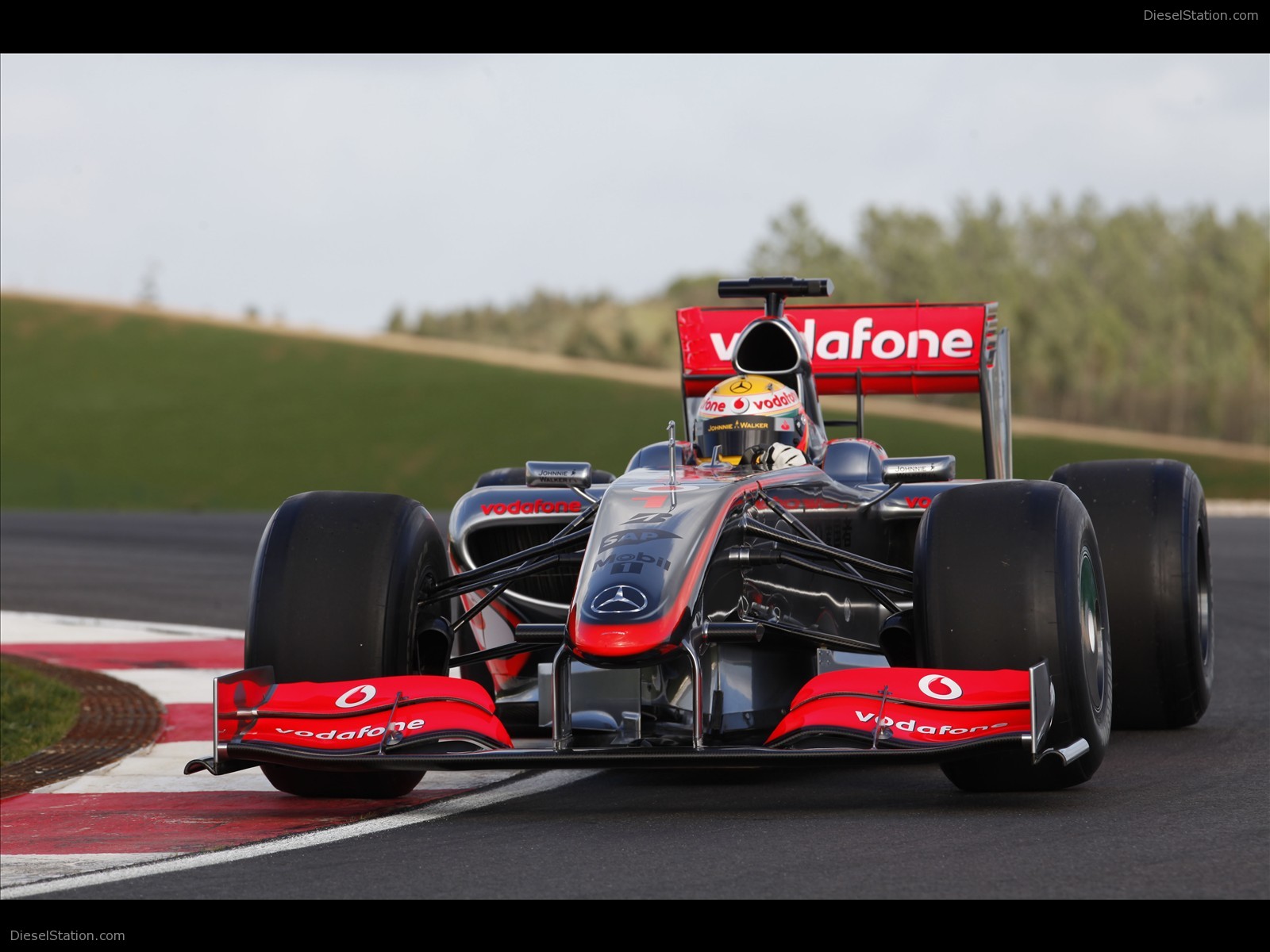 Mercedes-Benz MP4 24