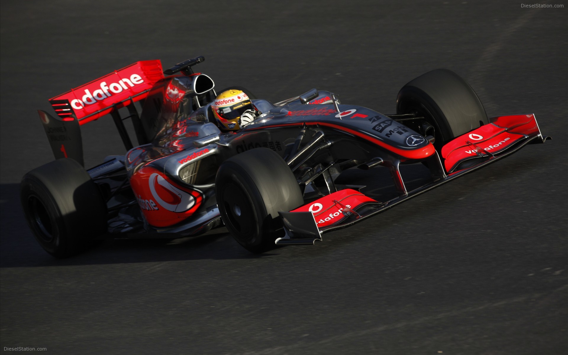 Mercedes-Benz MP4 24
