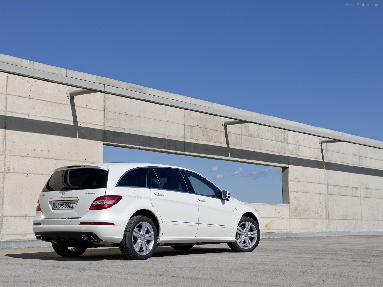 Mercedes-Benz R Class 2011