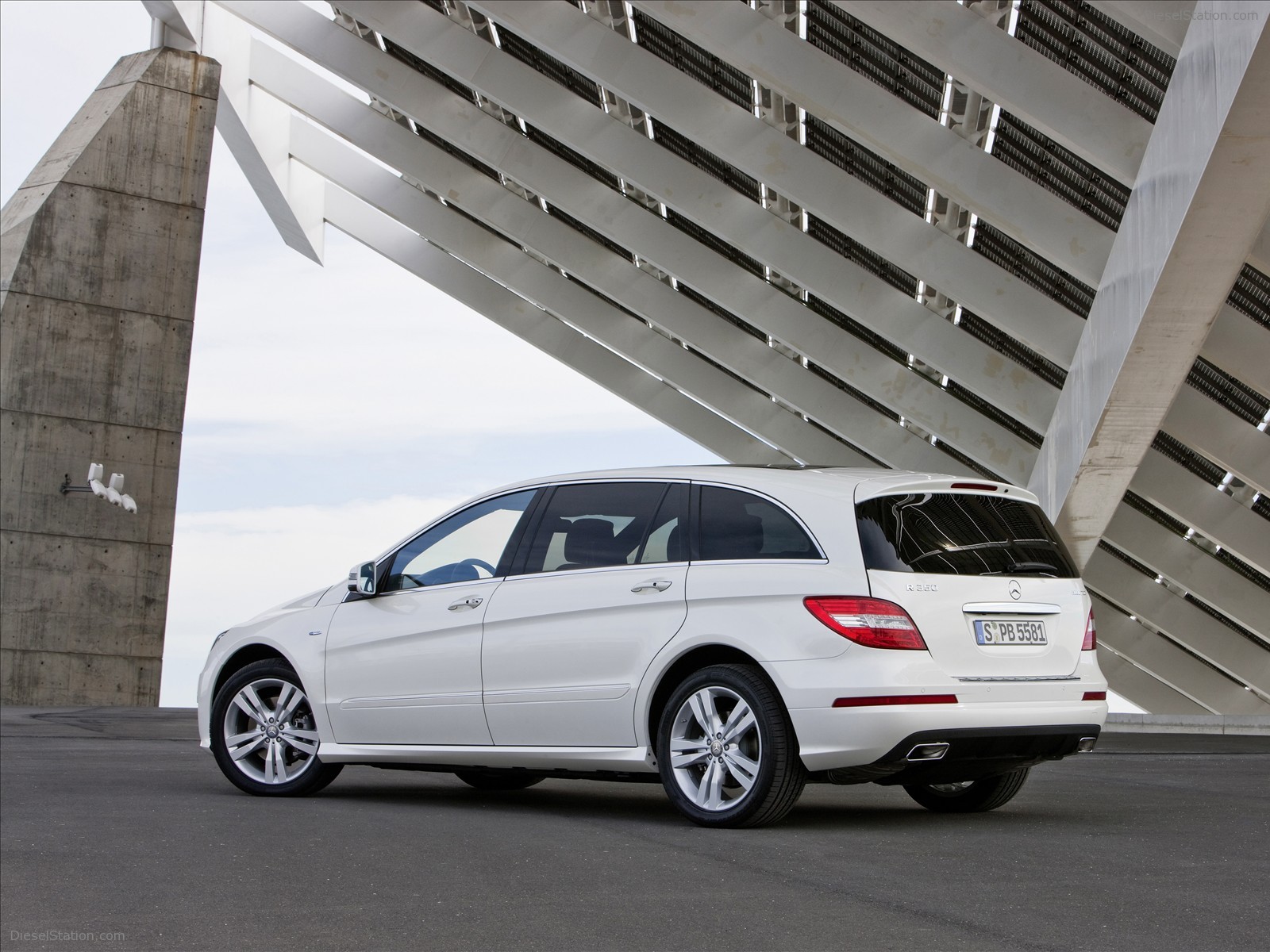 Mercedes-Benz R Class 2011