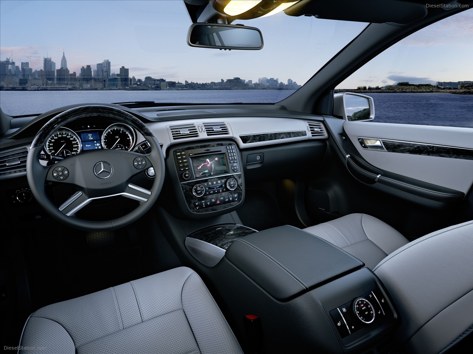 Mercedes-Benz R Class 2011