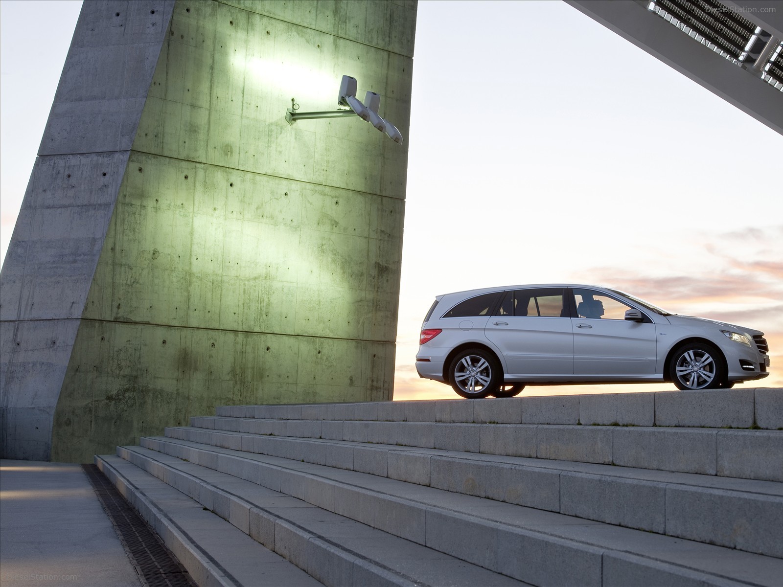 Mercedes-Benz R Class 2011