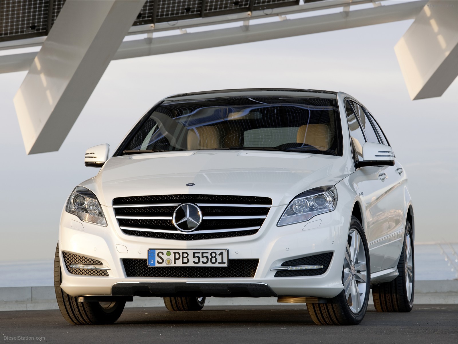 Mercedes-Benz R Class 2011