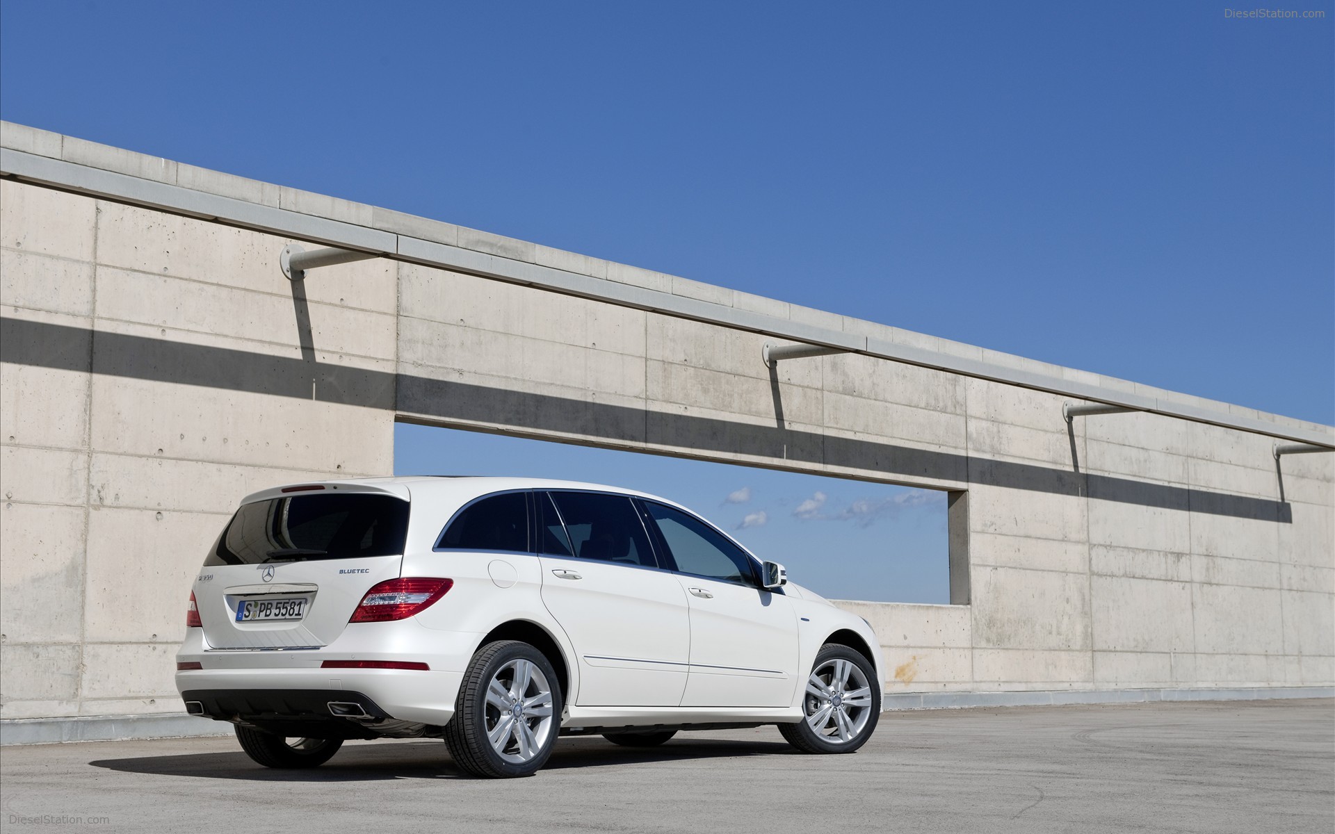 Mercedes-Benz R Class 2011