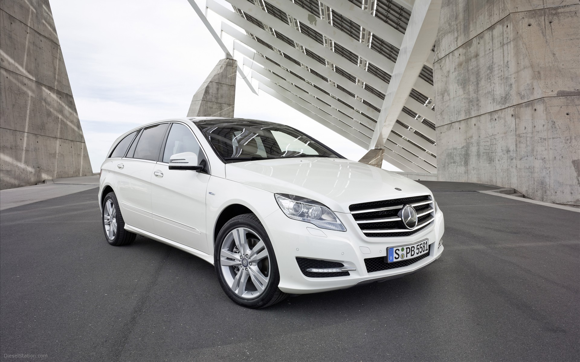 Mercedes-Benz R Class 2011