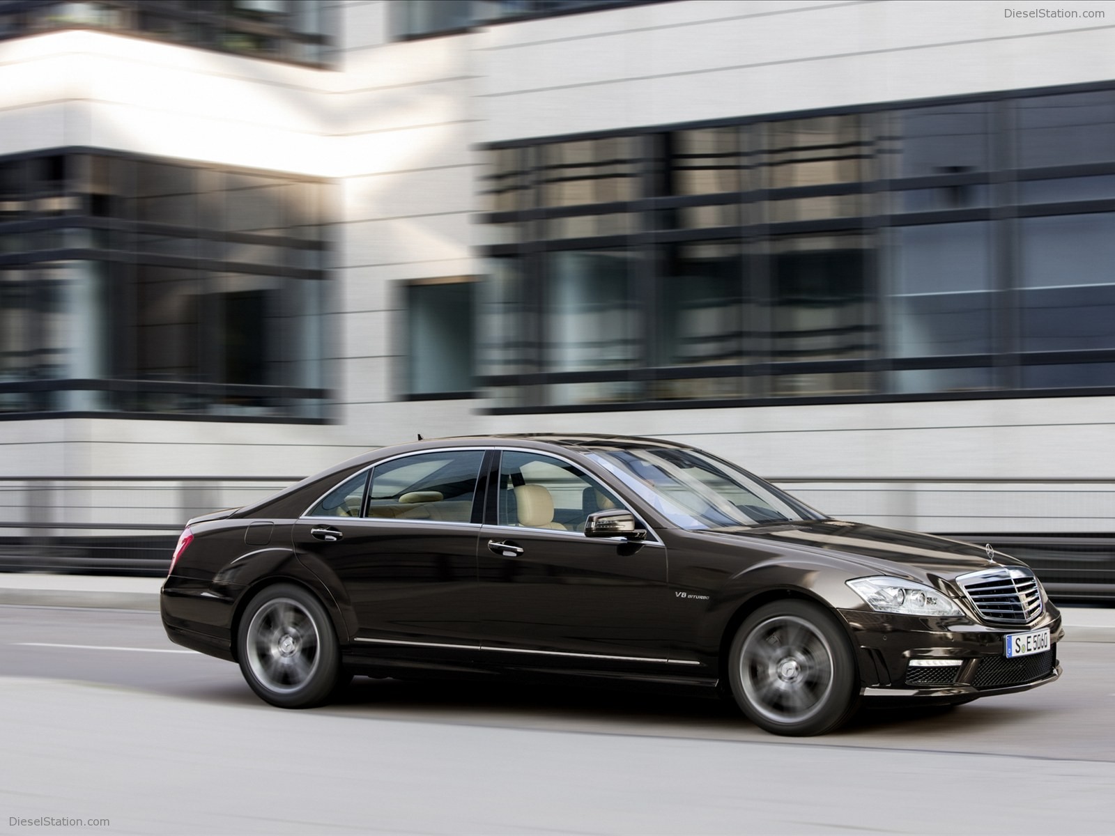 Mercedes-Benz S63 AMG 2011