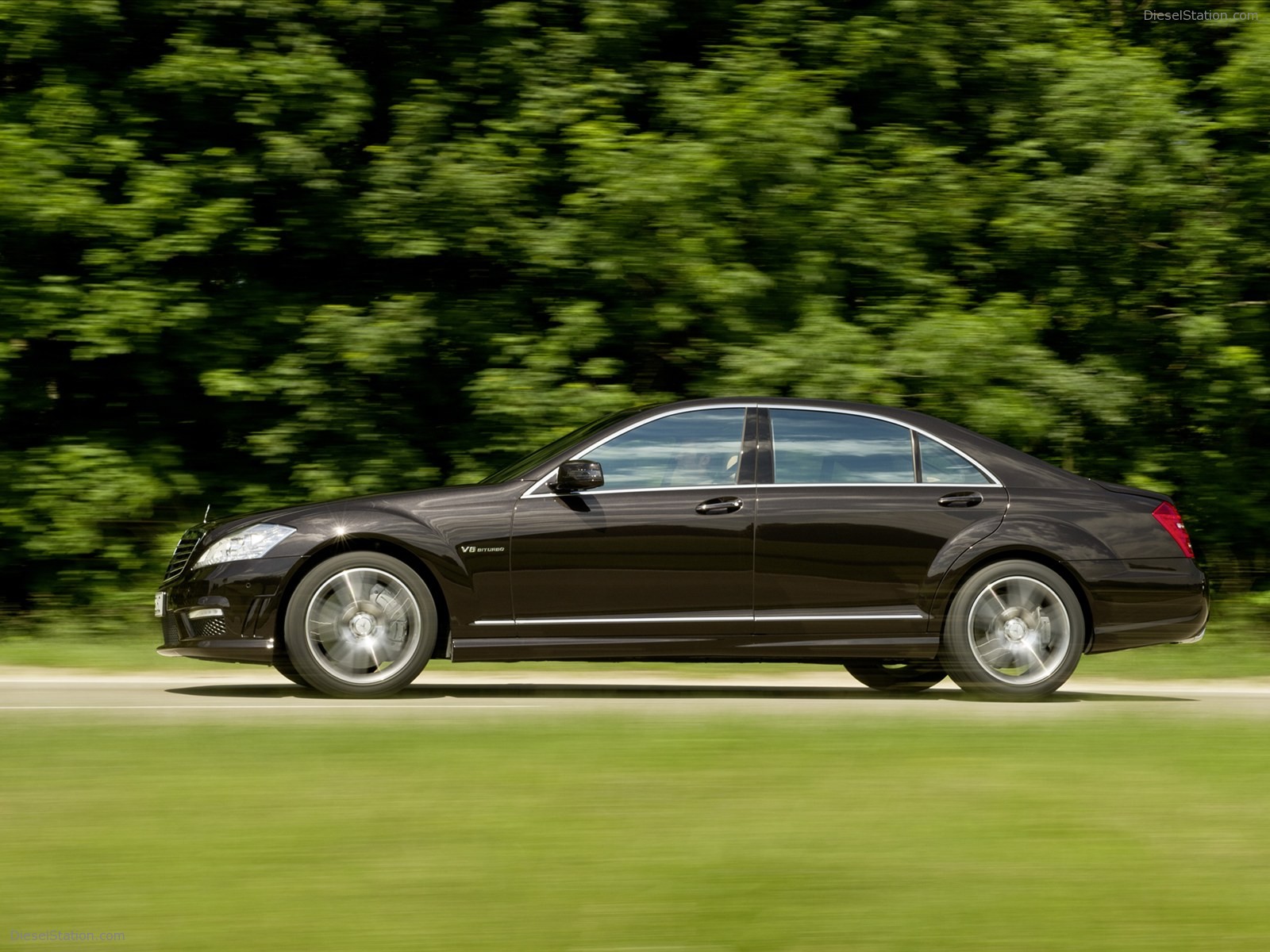 Mercedes-Benz S63 AMG 2011