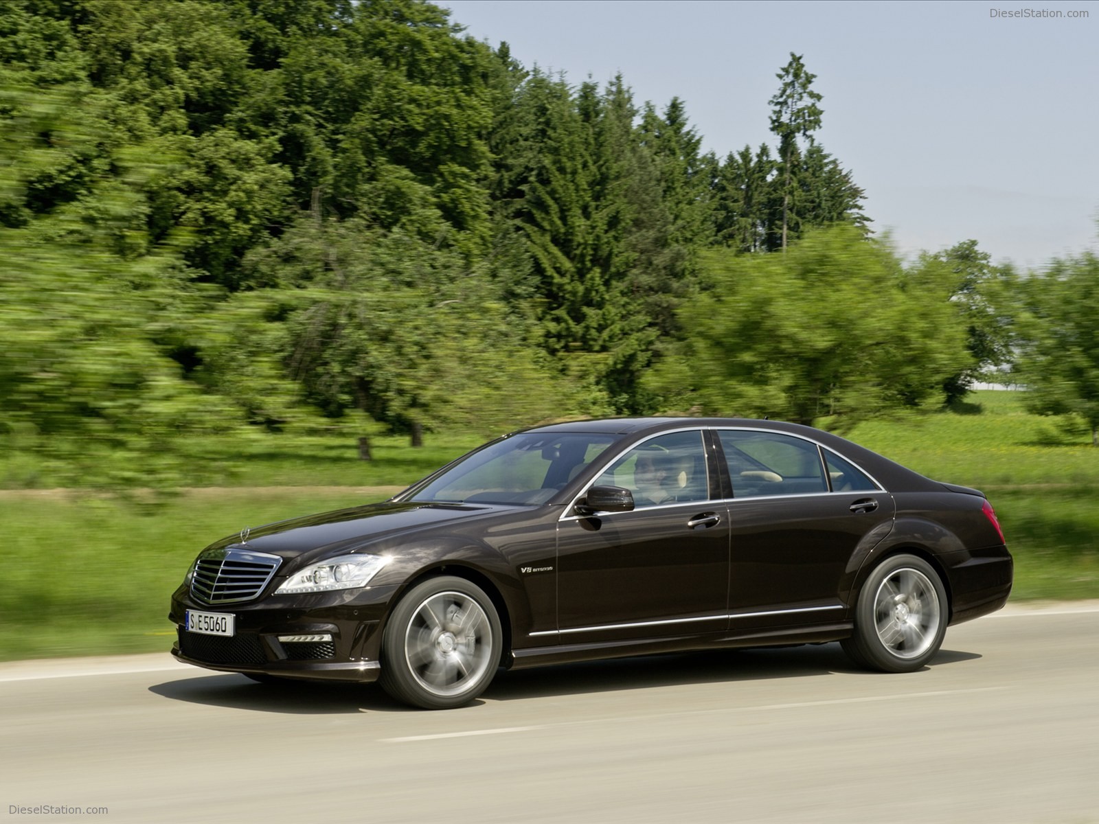 Mercedes-Benz S63 AMG 2011