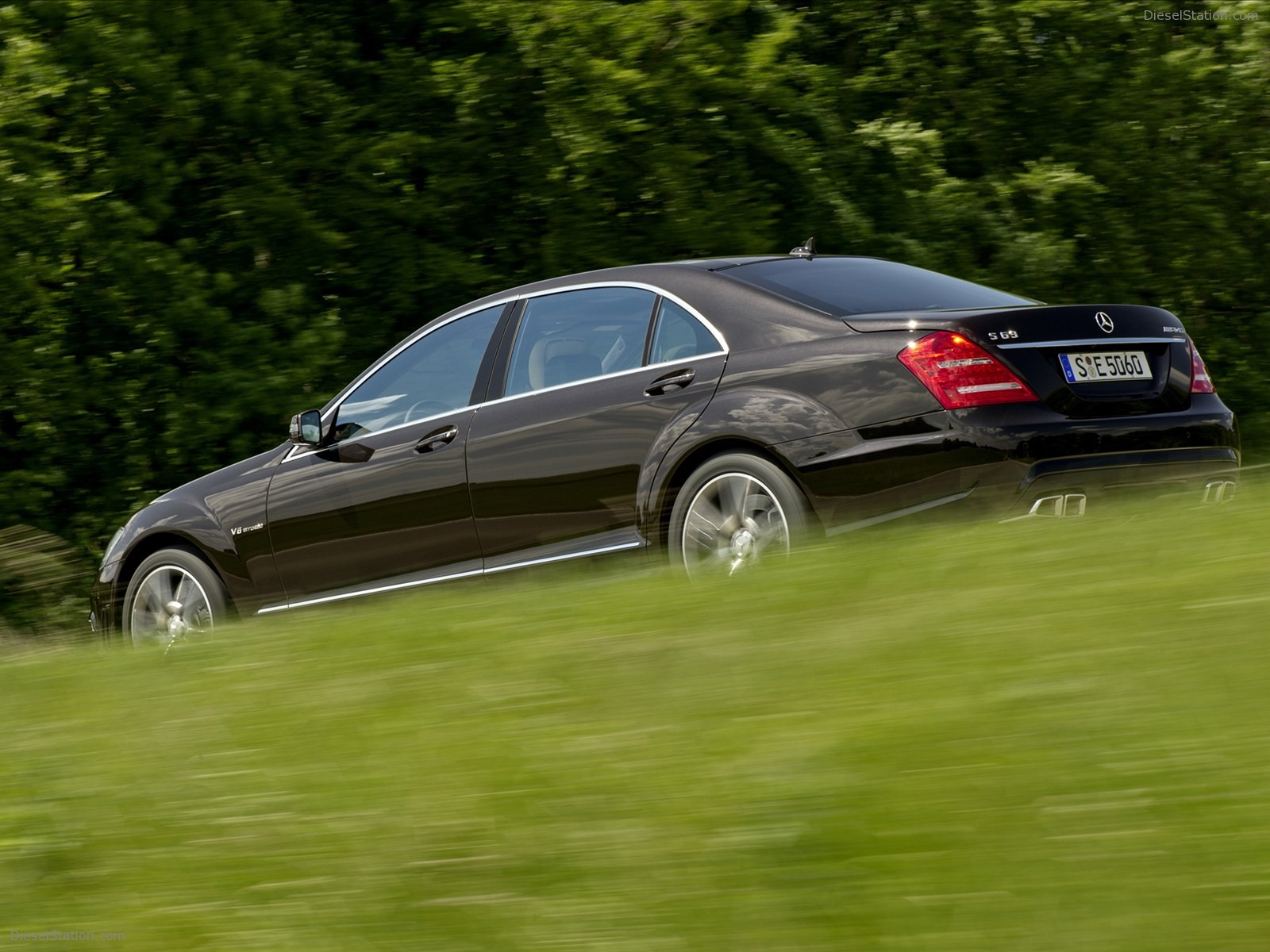 Mercedes-Benz S63 AMG 2011