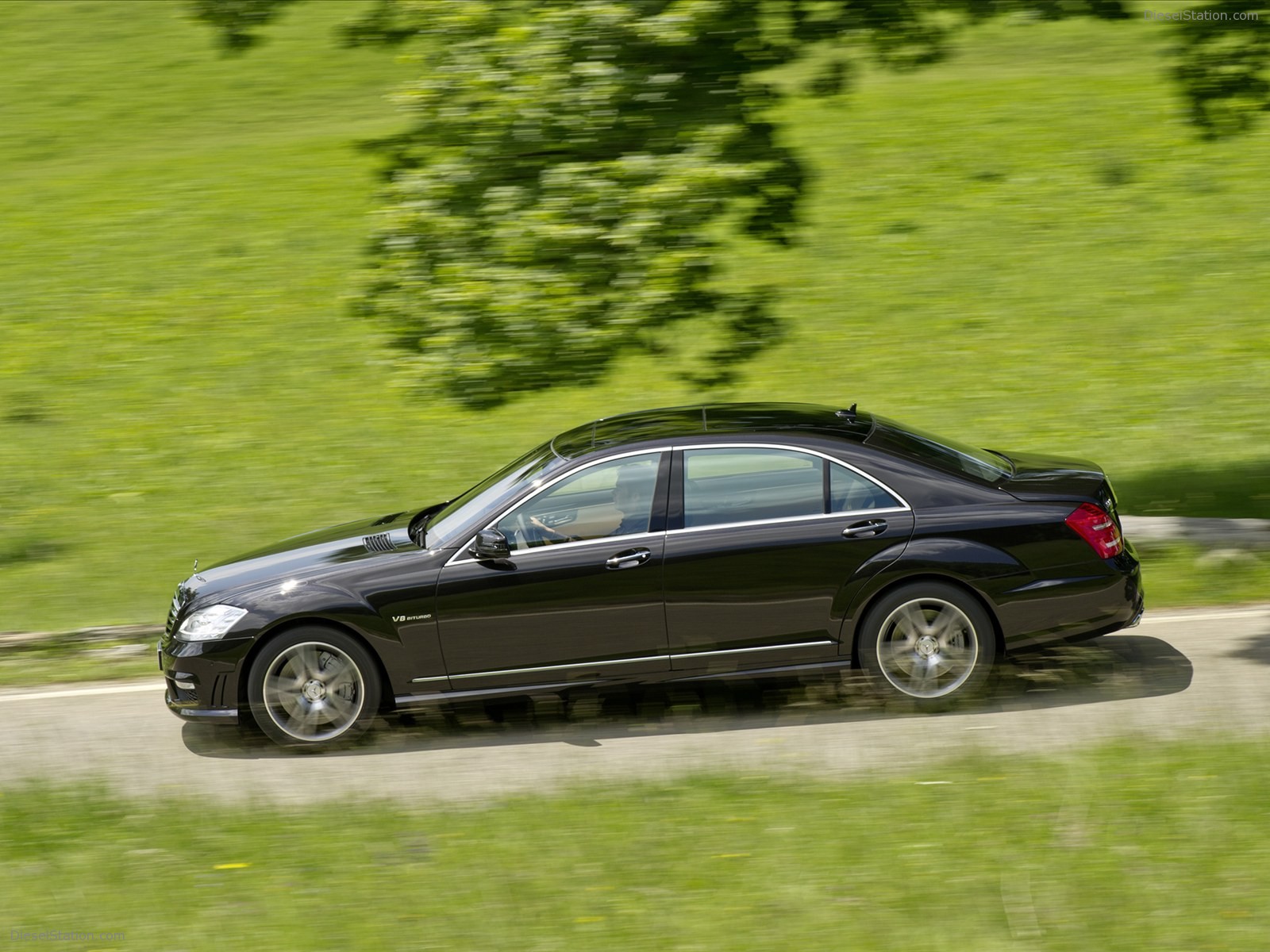 Mercedes-Benz S63 AMG 2011