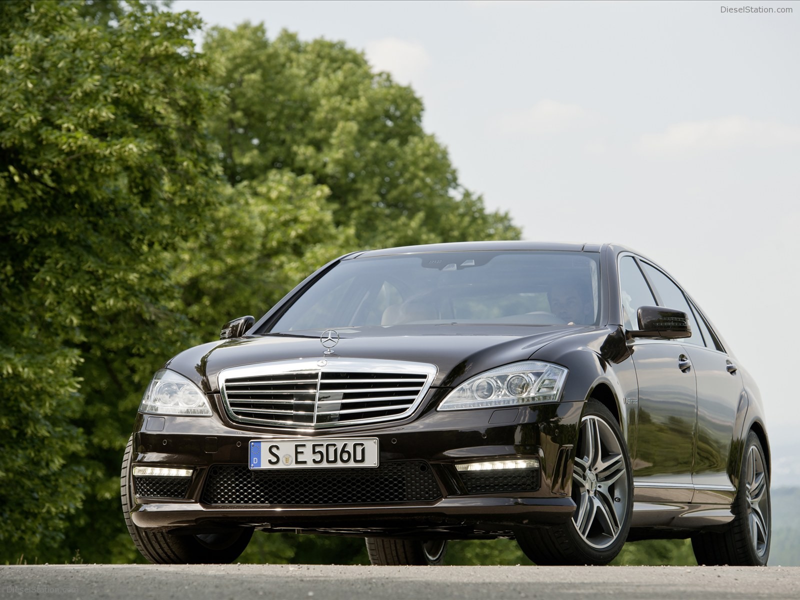 Mercedes-Benz S63 AMG 2011