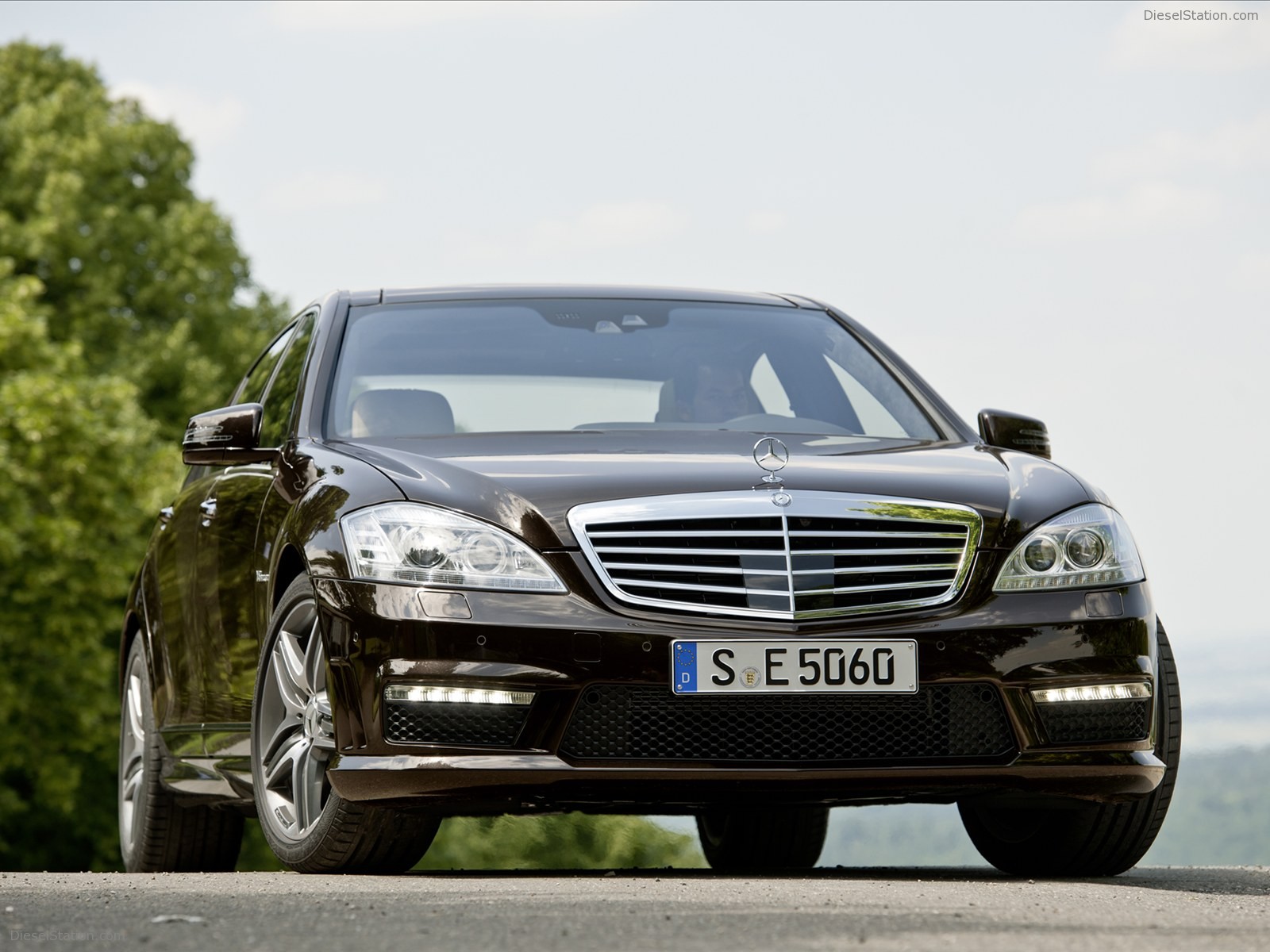 Mercedes-Benz S63 AMG 2011