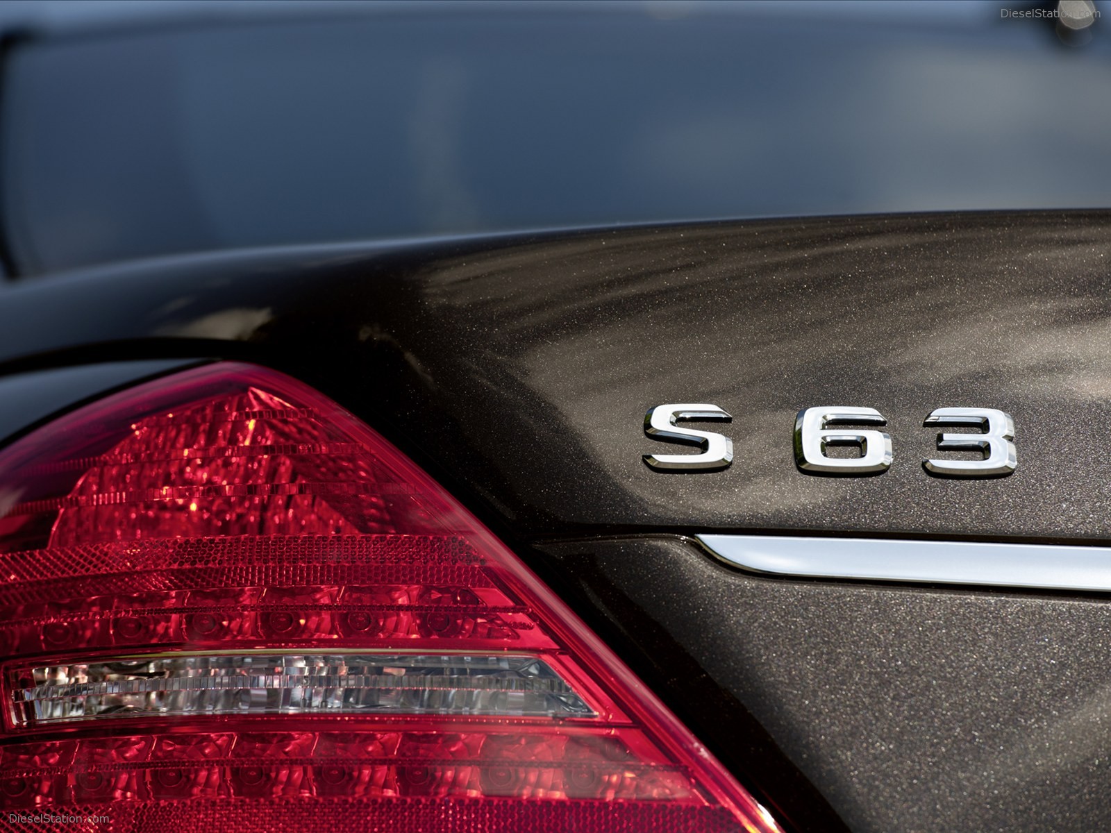 Mercedes-Benz S63 AMG 2011