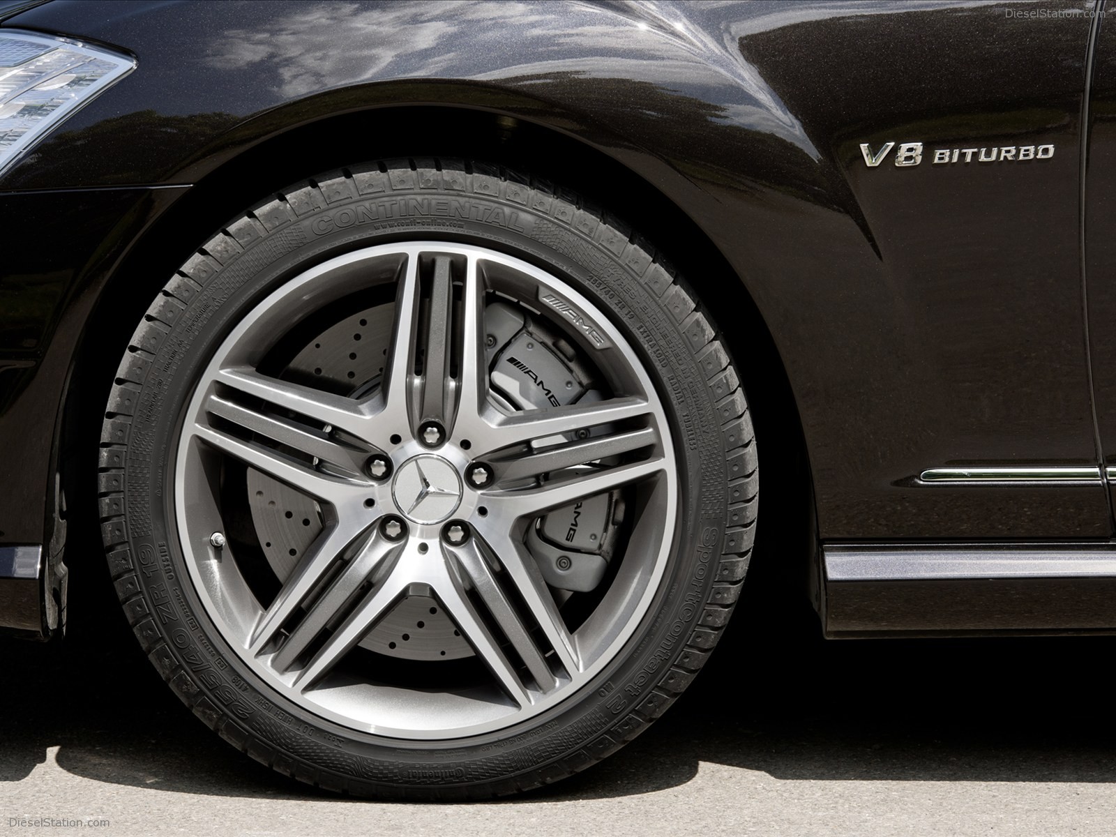 Mercedes-Benz S63 AMG 2011