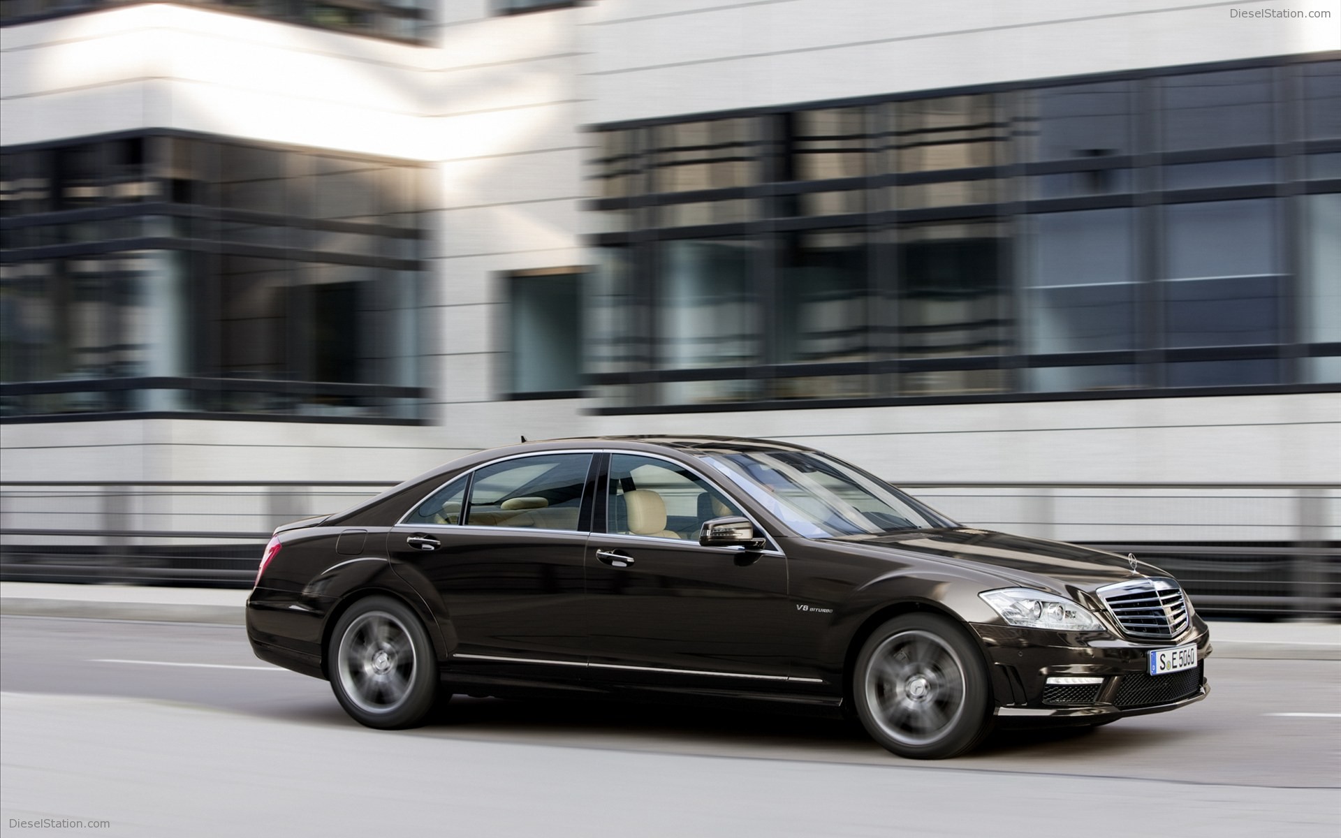 Mercedes-Benz S63 AMG 2011