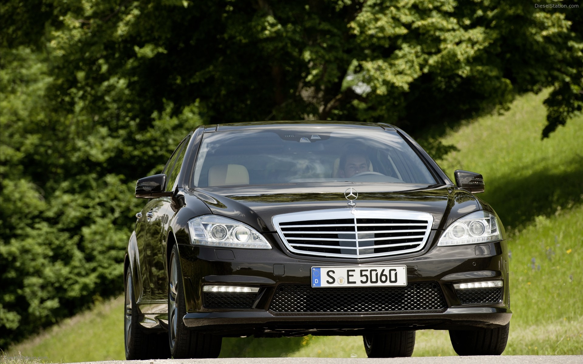 Mercedes-Benz S63 AMG 2011