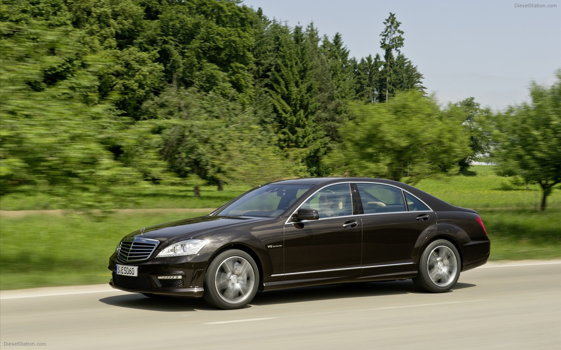 Mercedes-Benz S63 AMG 2011