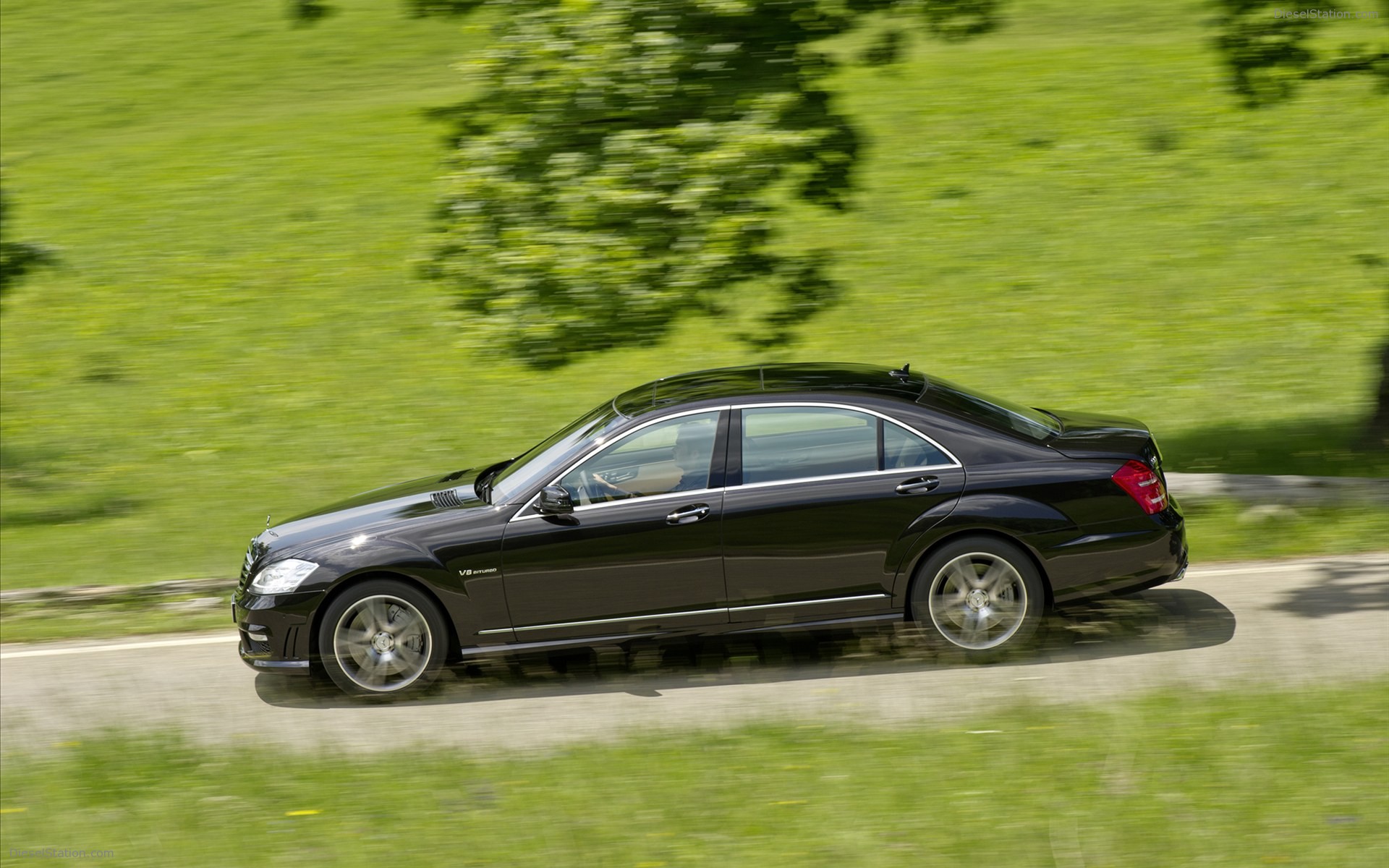 Mercedes-Benz S63 AMG 2011