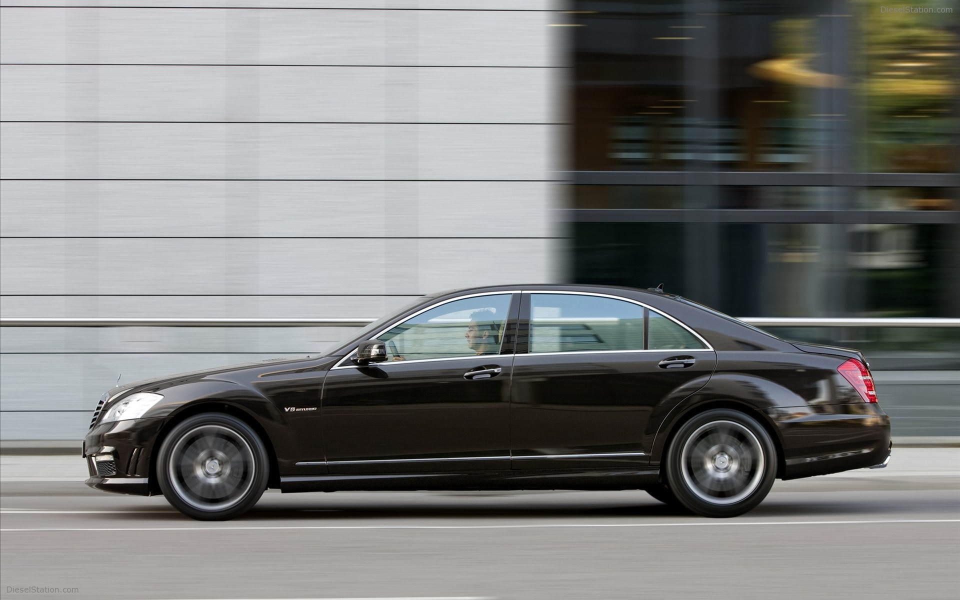 Mercedes-Benz S63 AMG 2011