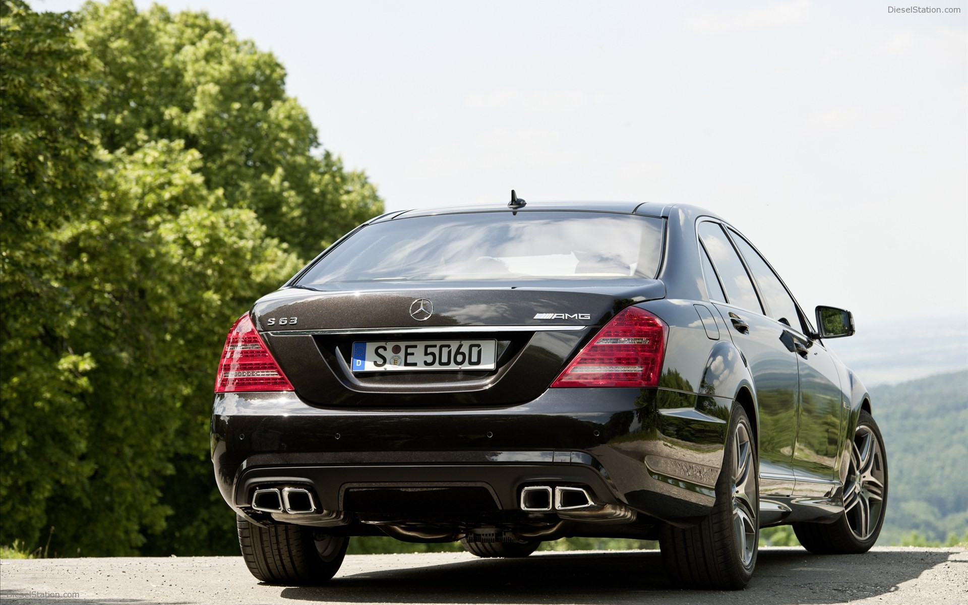 Mercedes-Benz S63 AMG 2011