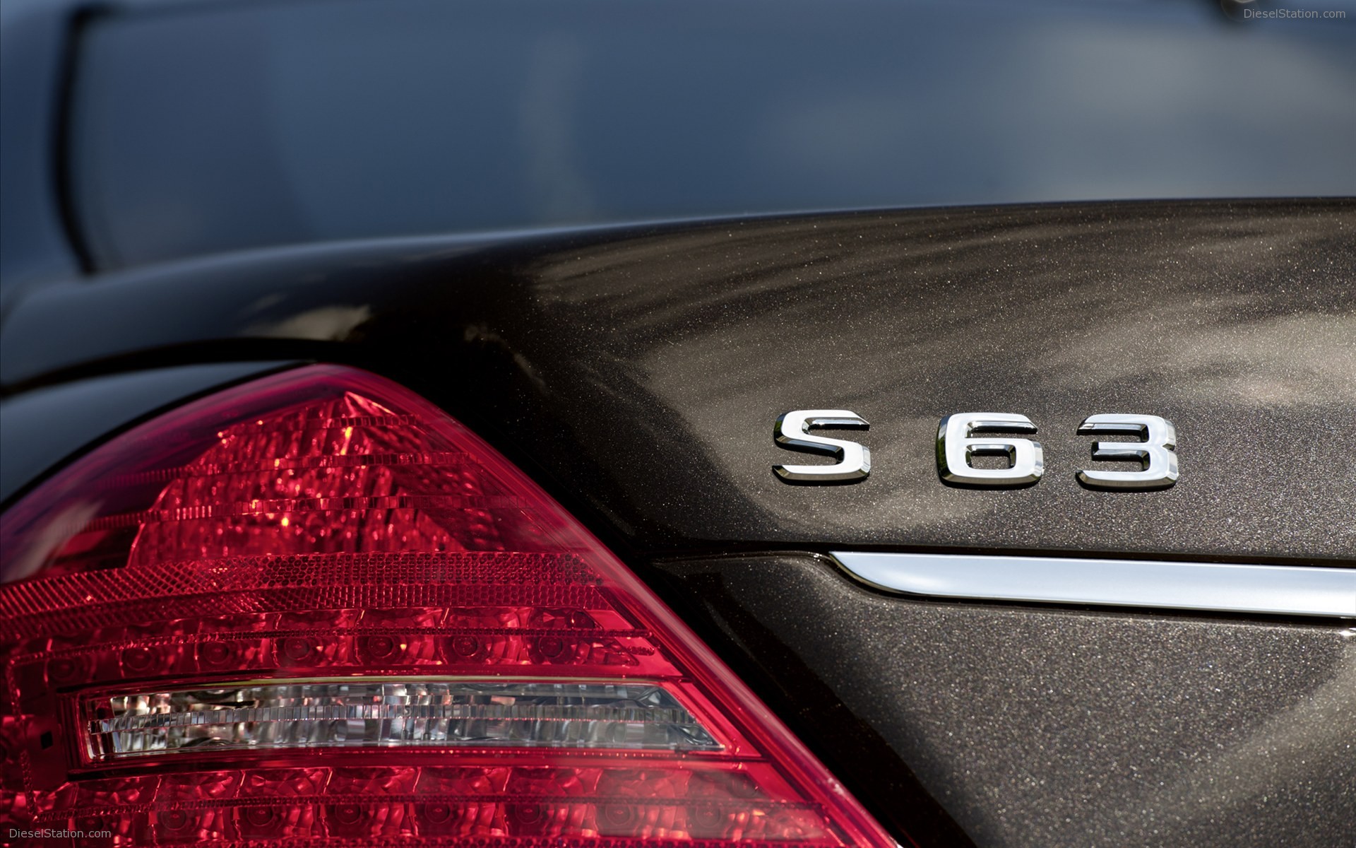 Mercedes-Benz S63 AMG 2011
