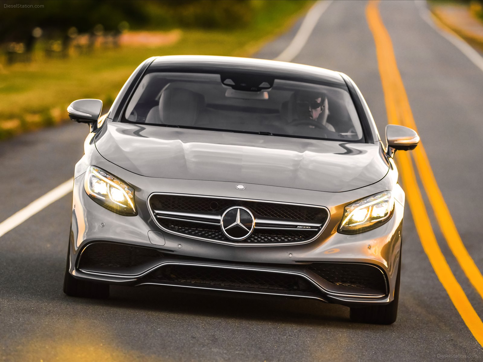 Mercedes Benz S63 AMG Coupe 2015