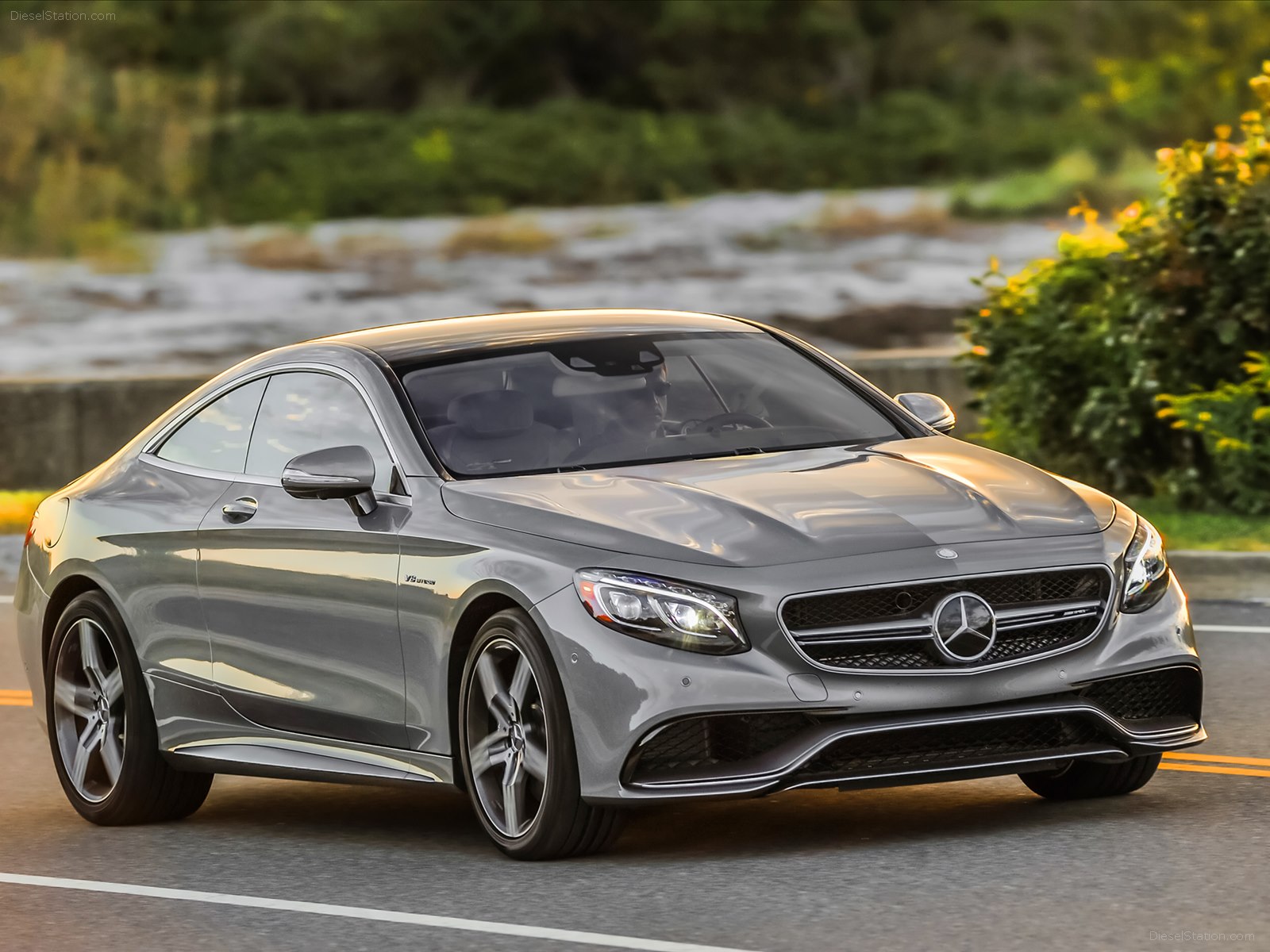 Mercedes Benz S63 AMG Coupe 2015