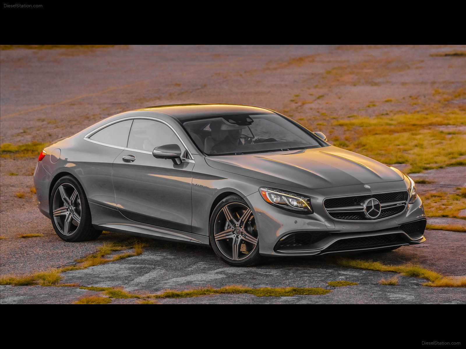 Mercedes Benz S63 AMG Coupe 2015