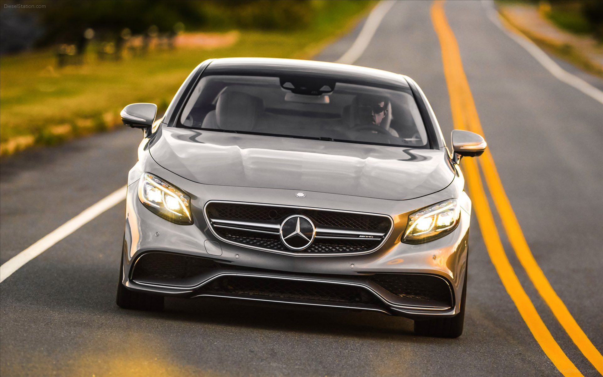 Mercedes Benz S63 AMG Coupe 2015