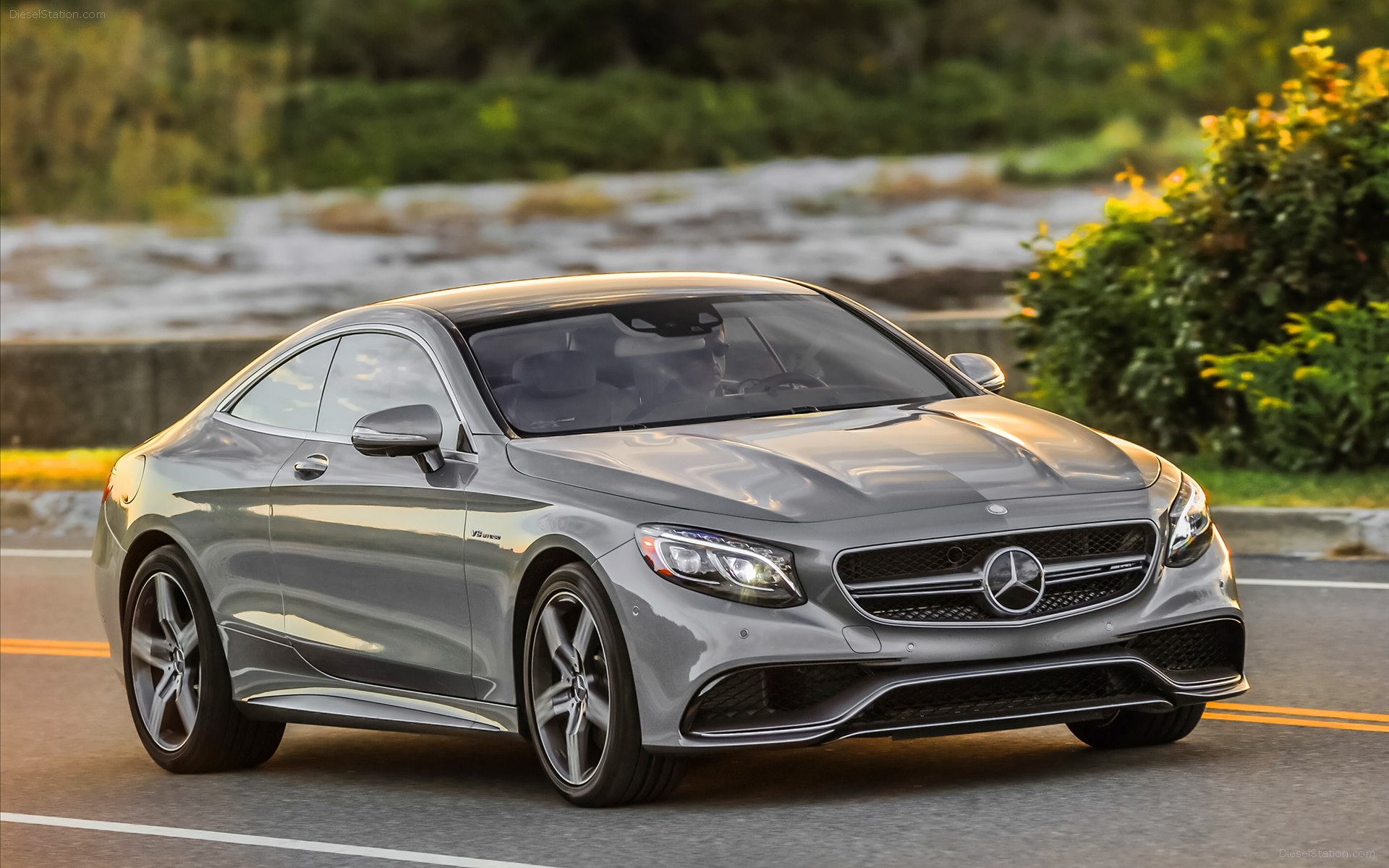 Mercedes Benz S63 AMG Coupe 2015