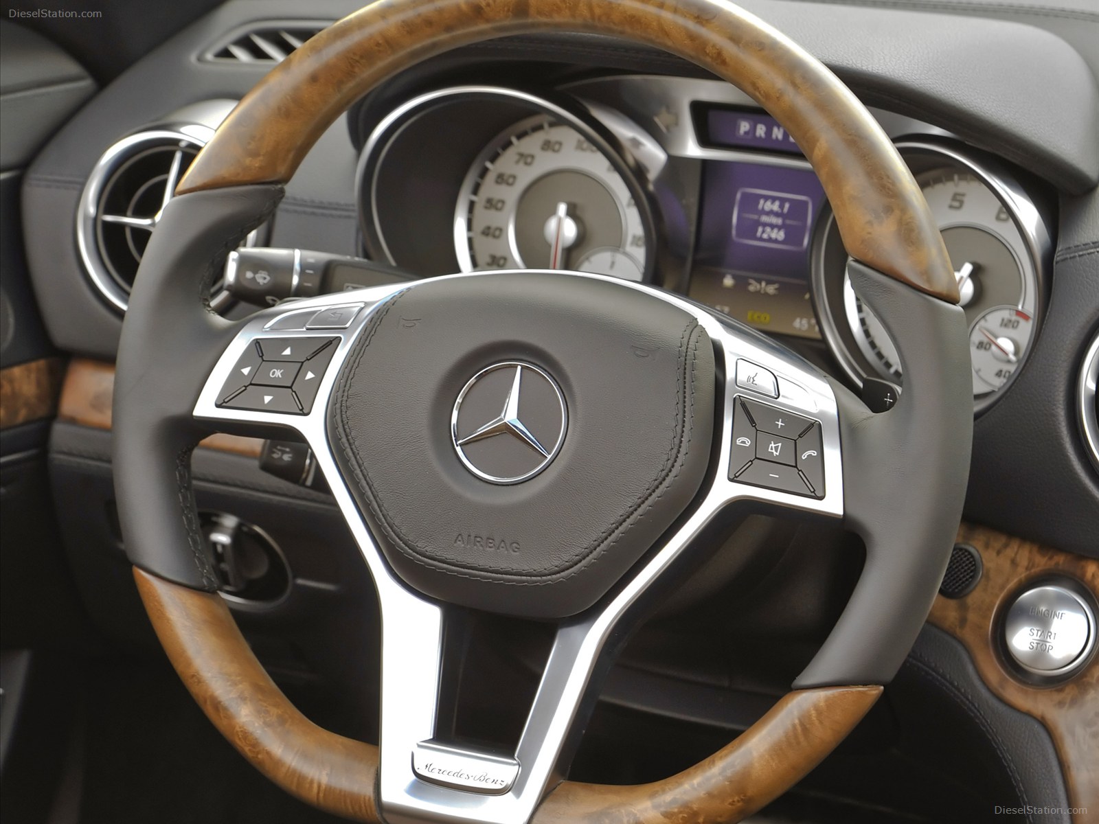 Mercedes Benz SL550 2013