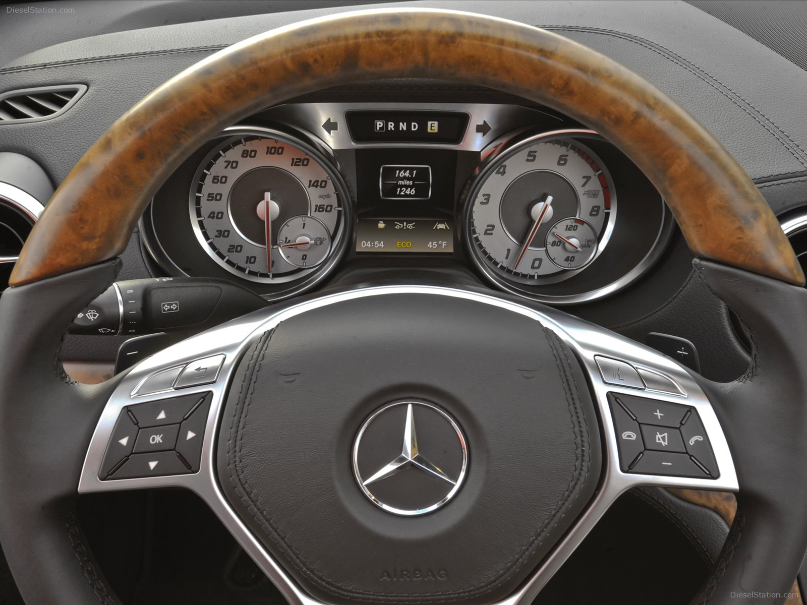 Mercedes Benz SL550 2013