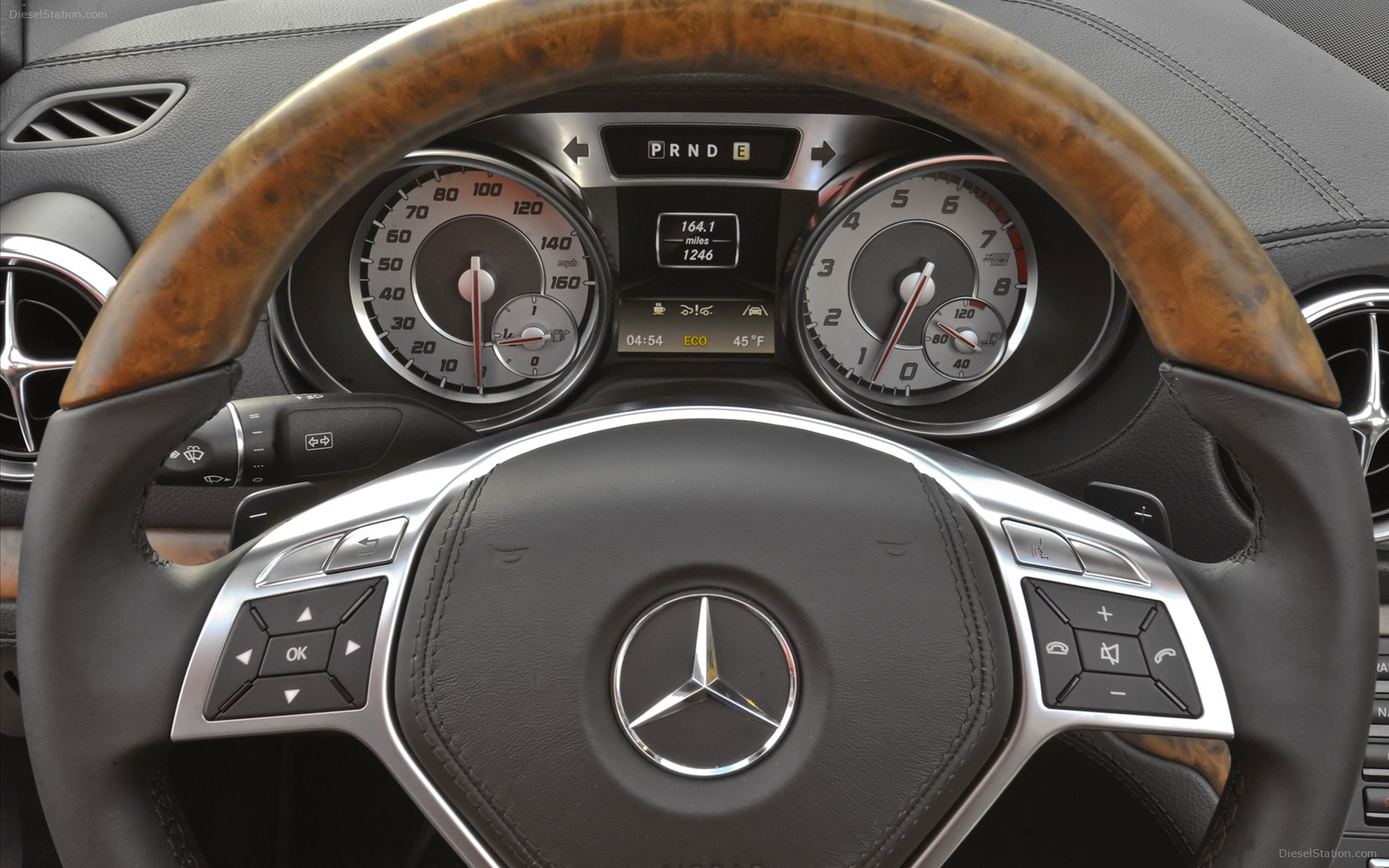 Mercedes Benz SL550 2013