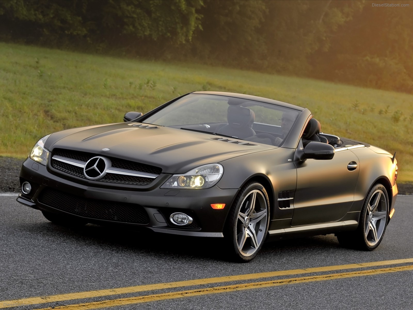 Mercedes Benz SL550 Night Edition 2011