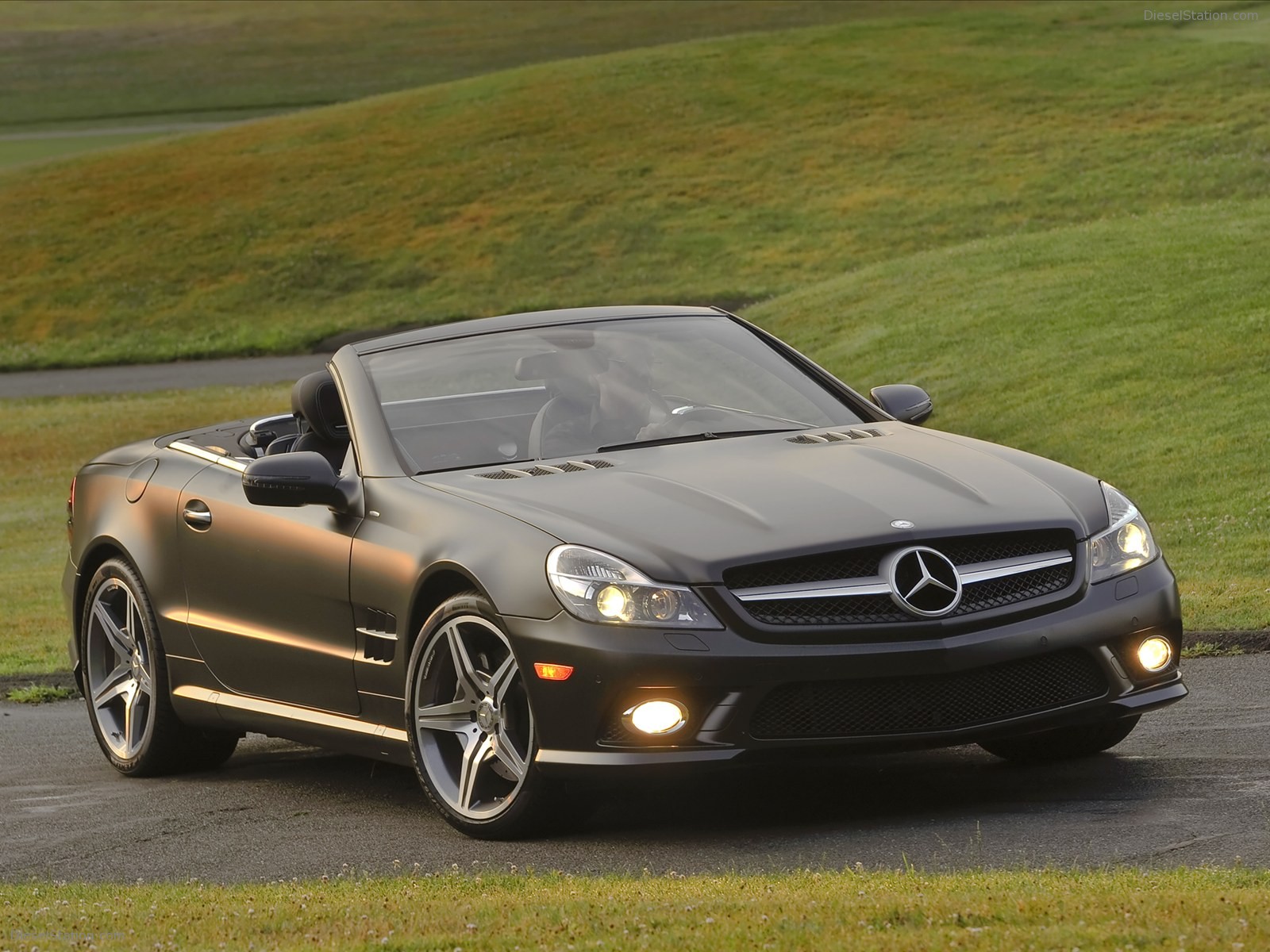 Mercedes Benz SL550 Night Edition 2011