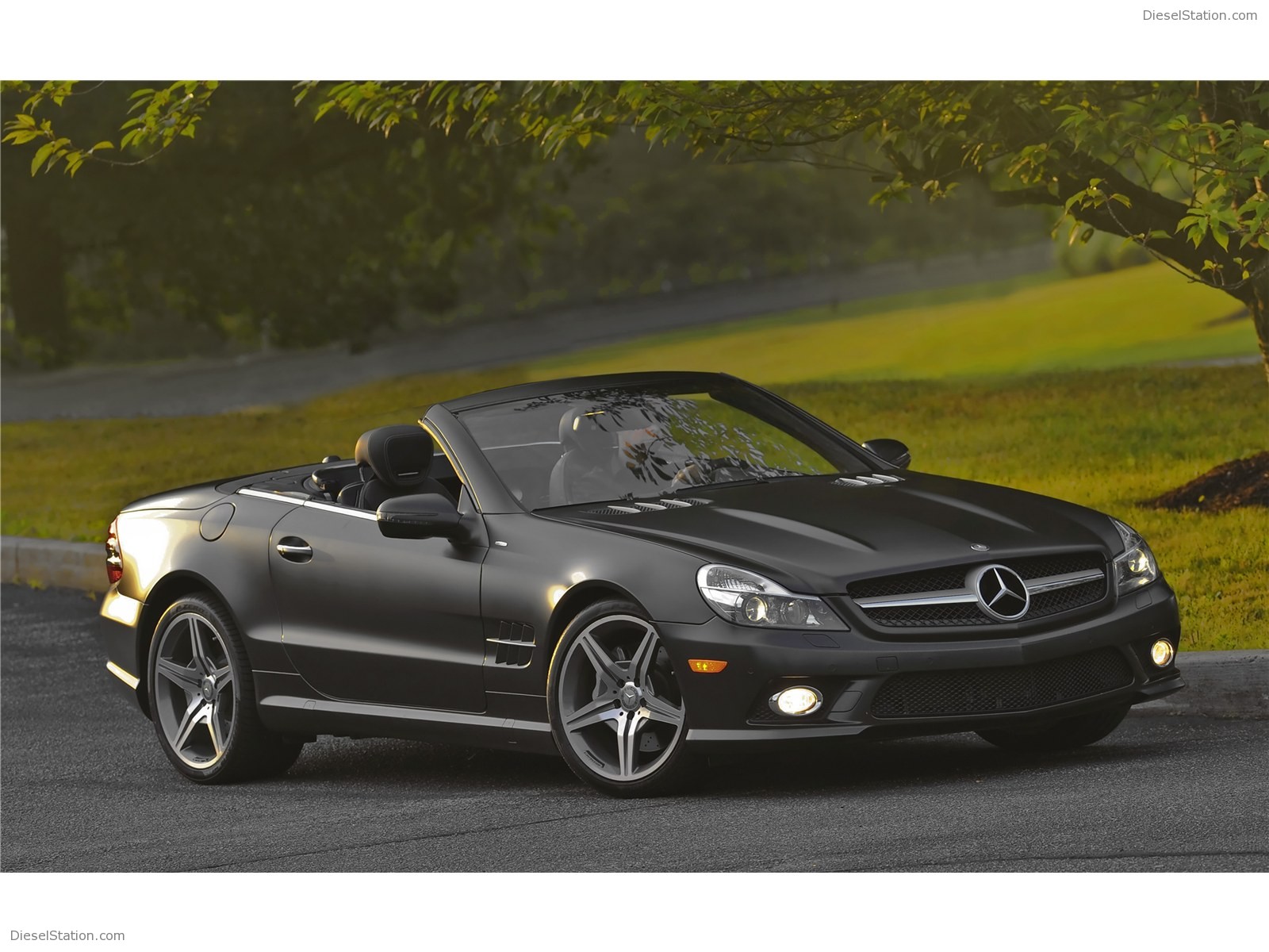 Mercedes Benz SL550 Night Edition 2011