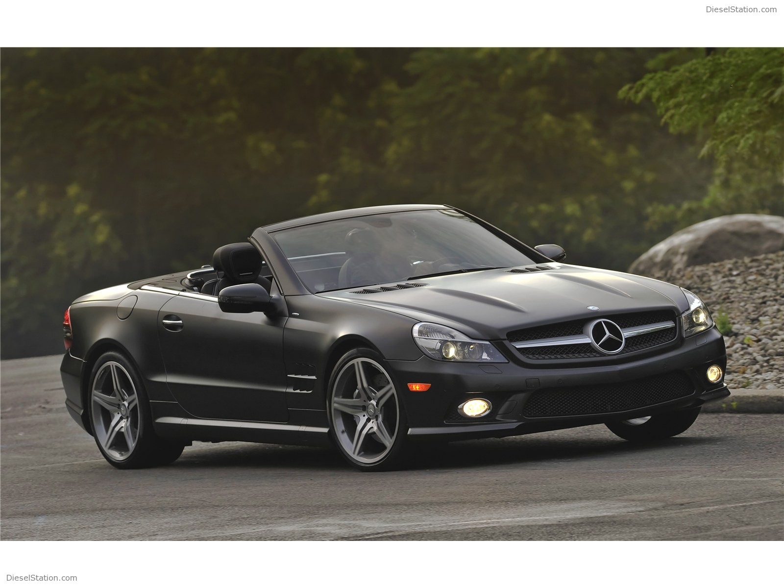 Mercedes Benz SL550 Night Edition 2011