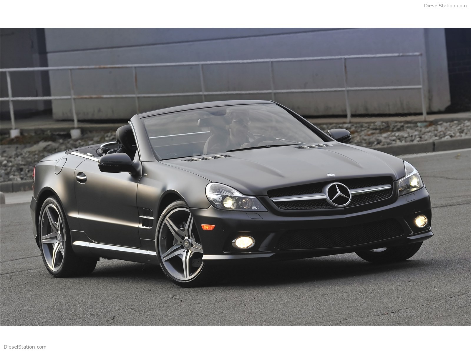 Mercedes Benz SL550 Night Edition 2011