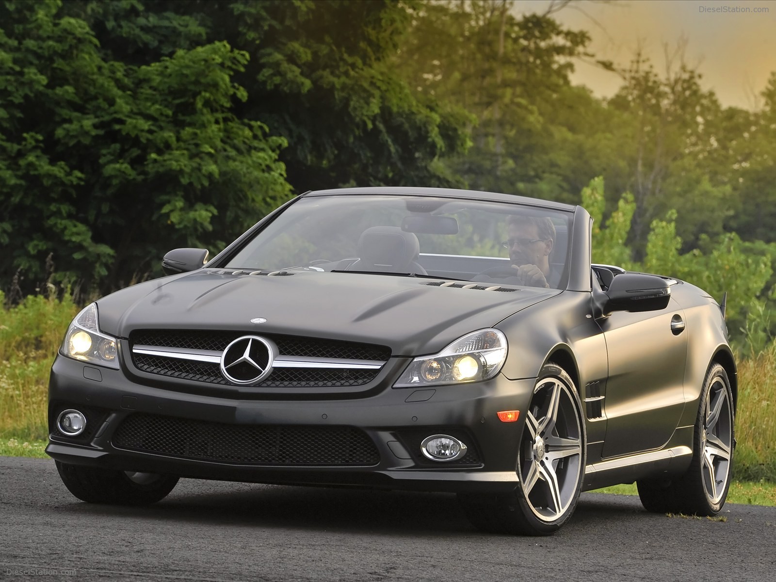 Mercedes Benz SL550 Night Edition 2011