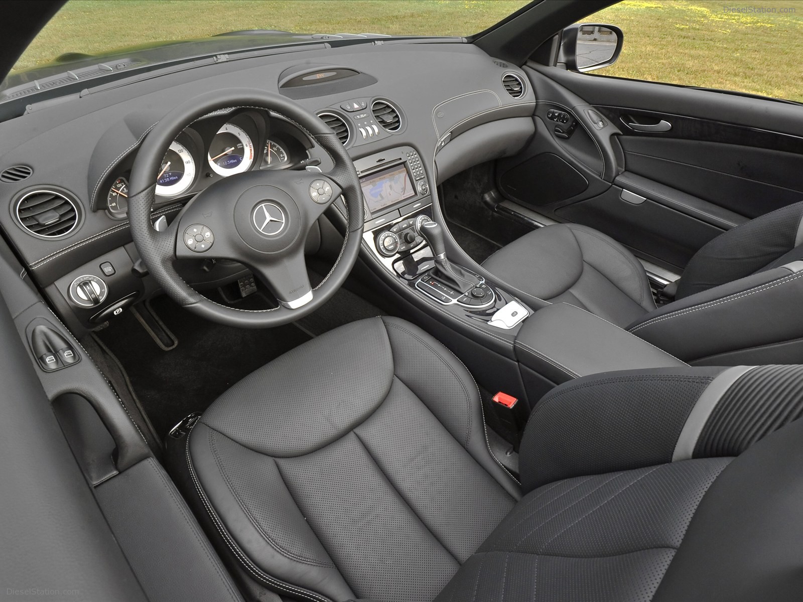 Mercedes Benz SL550 Night Edition 2011
