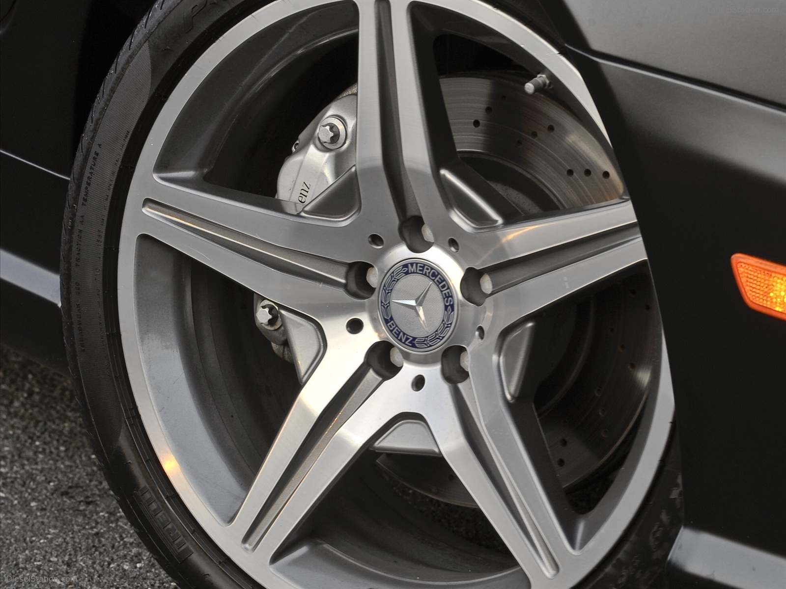 Mercedes Benz SL550 Night Edition 2011