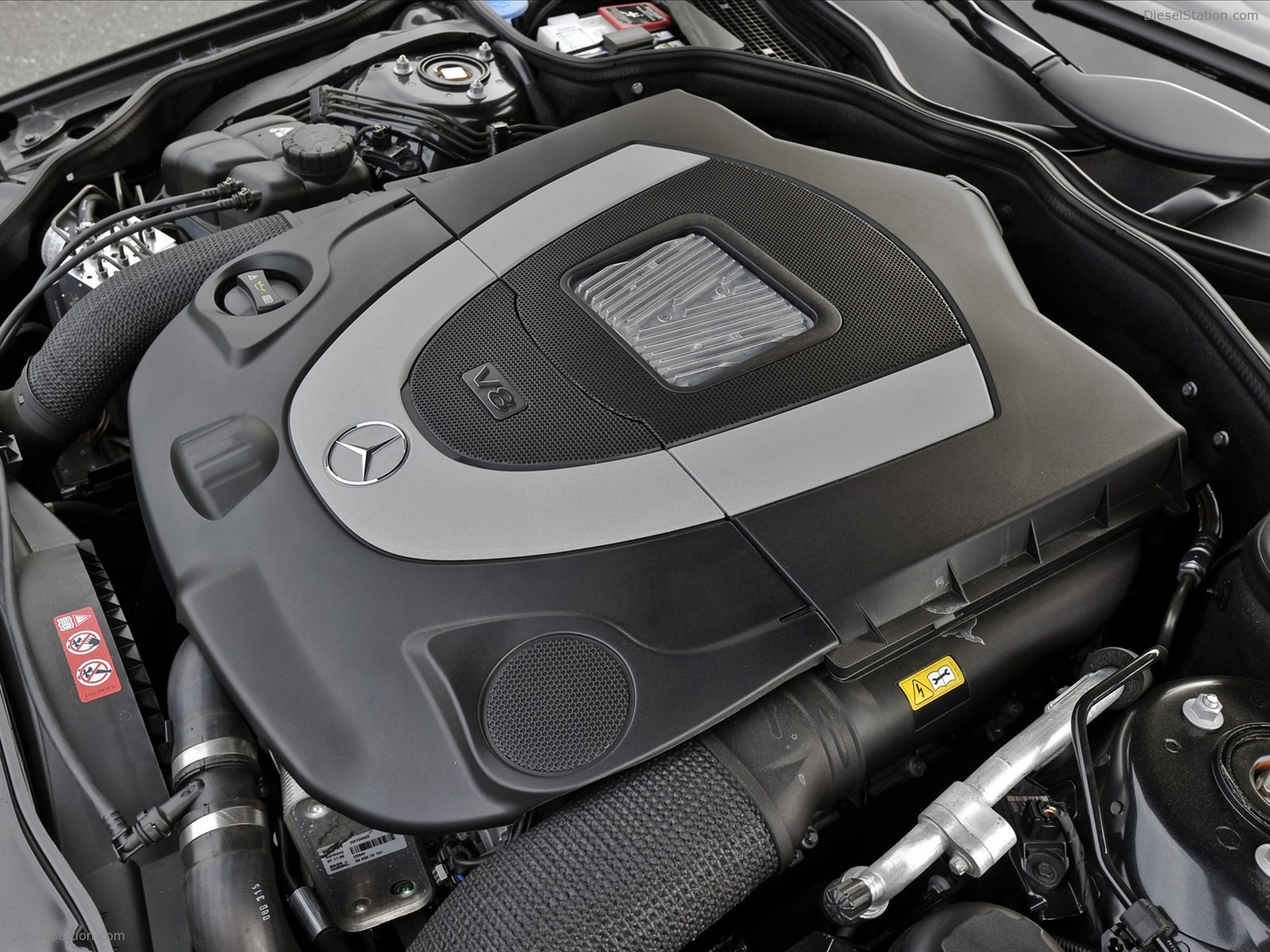 Mercedes Benz SL550 Night Edition 2011