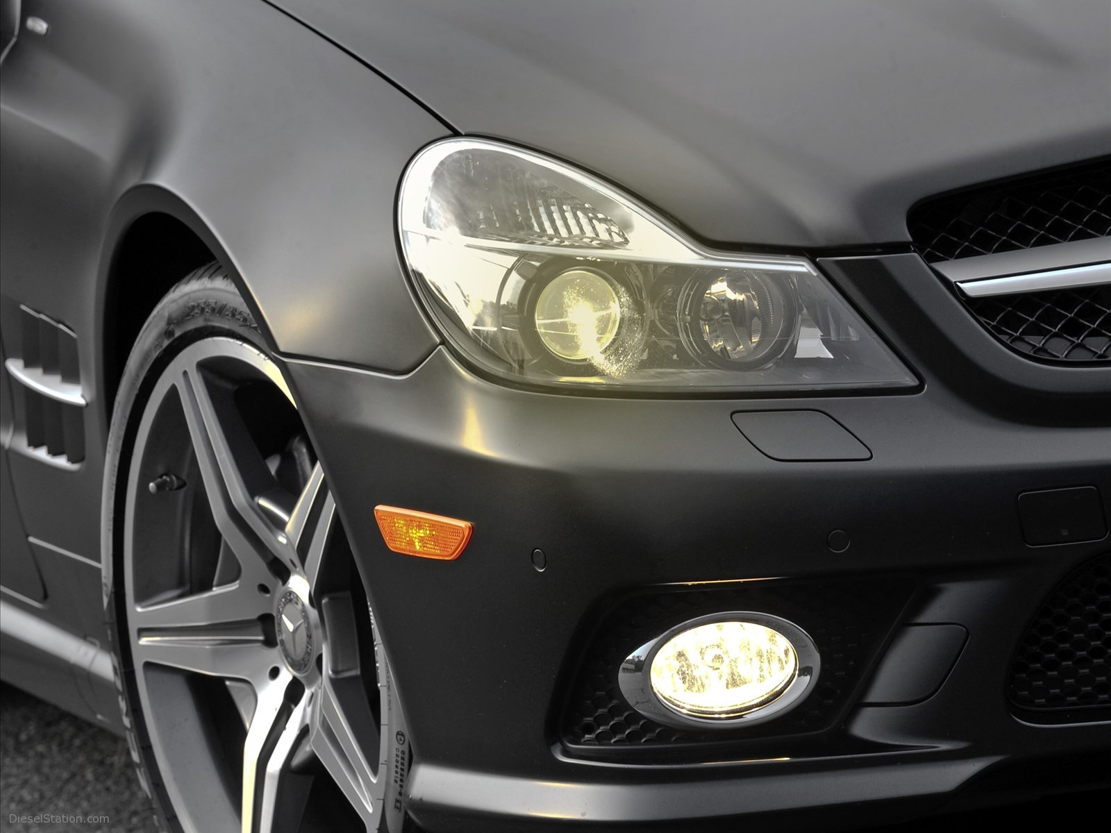 Mercedes Benz SL550 Night Edition 2011