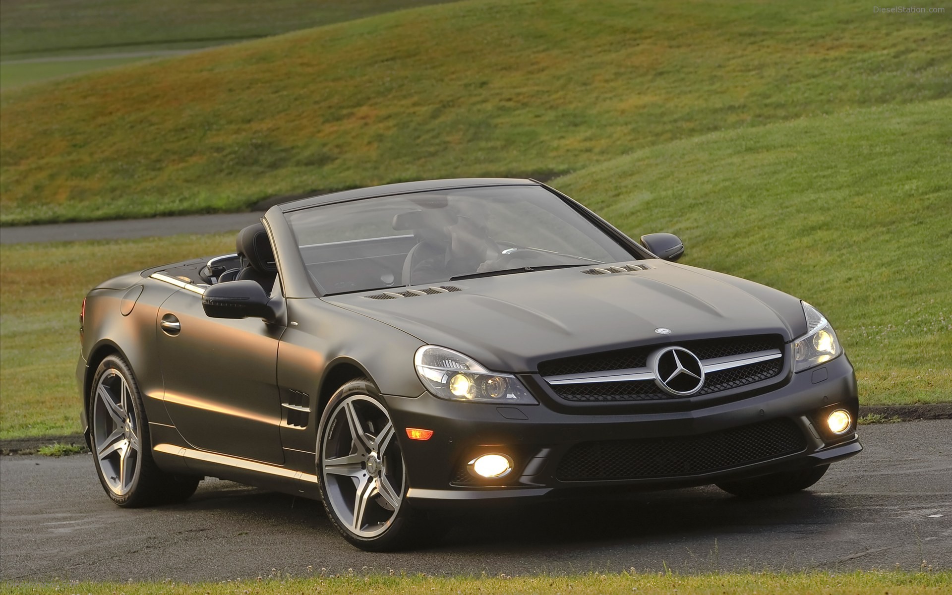 Mercedes Benz SL550 Night Edition 2011