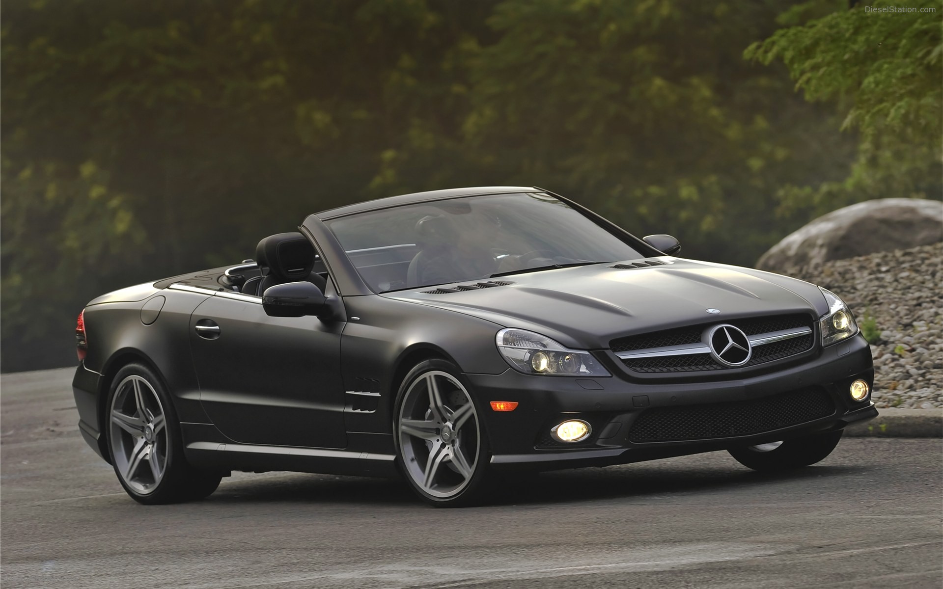Mercedes Benz SL550 Night Edition 2011