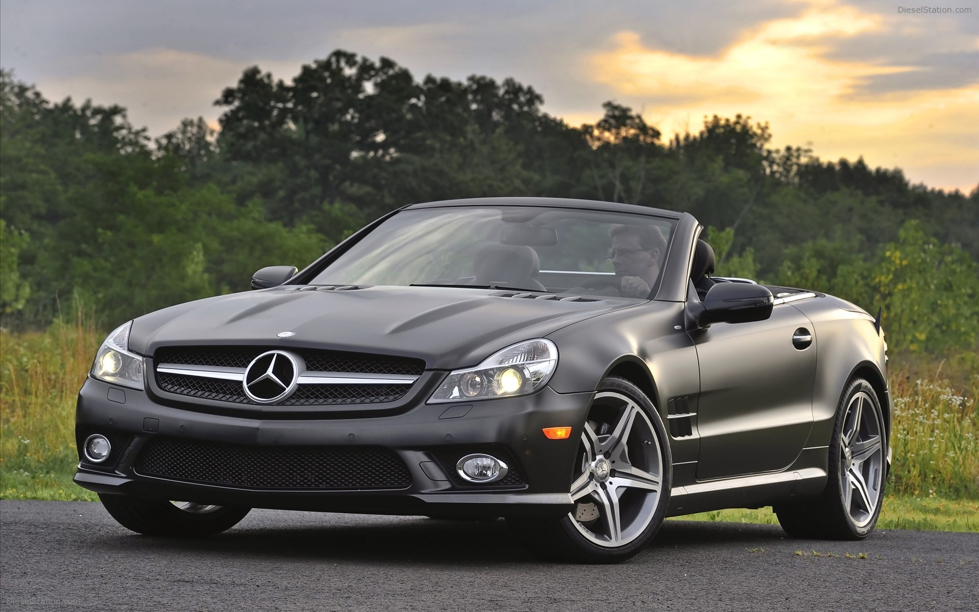 Mercedes Benz SL550 Night Edition 2011