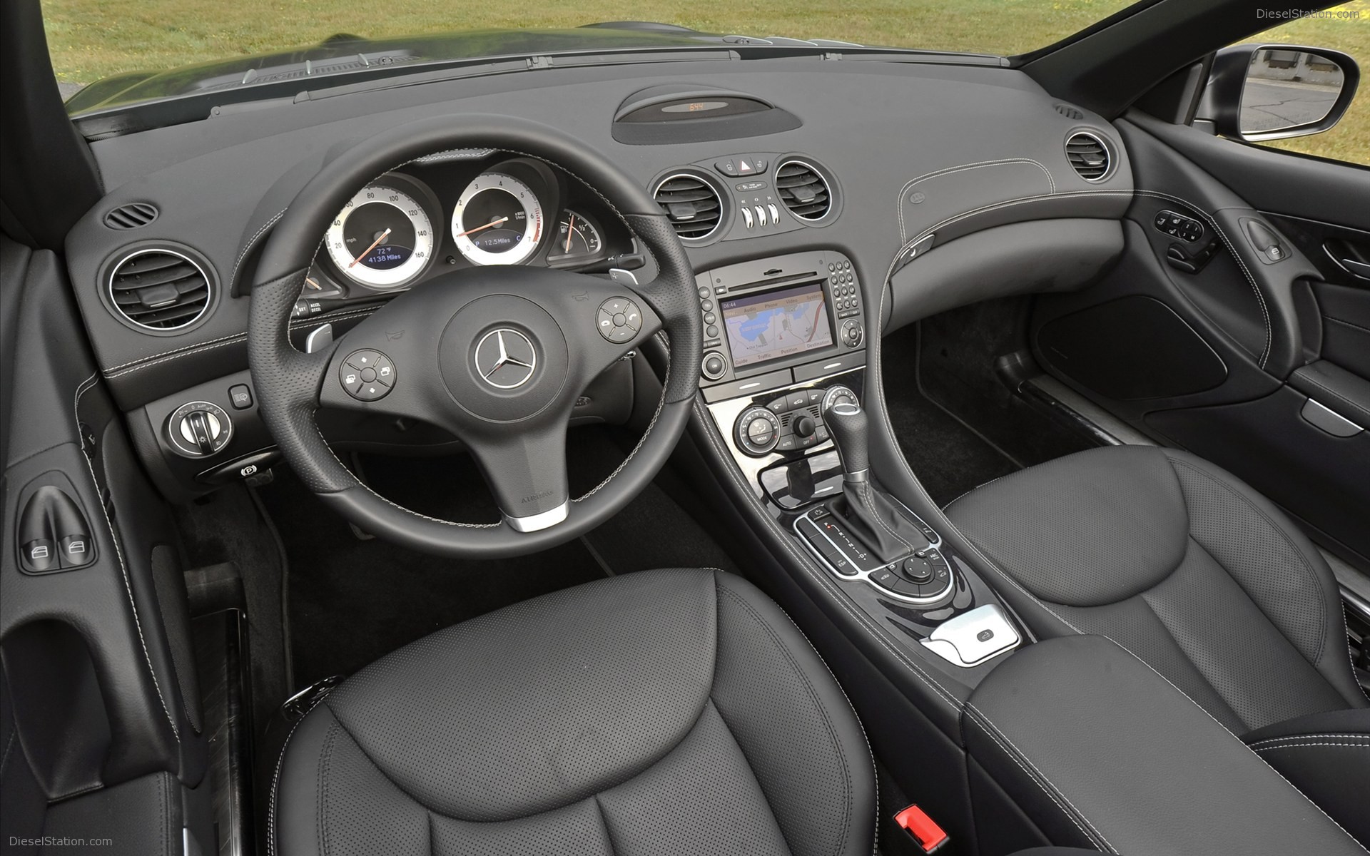 Mercedes Benz SL550 Night Edition 2011