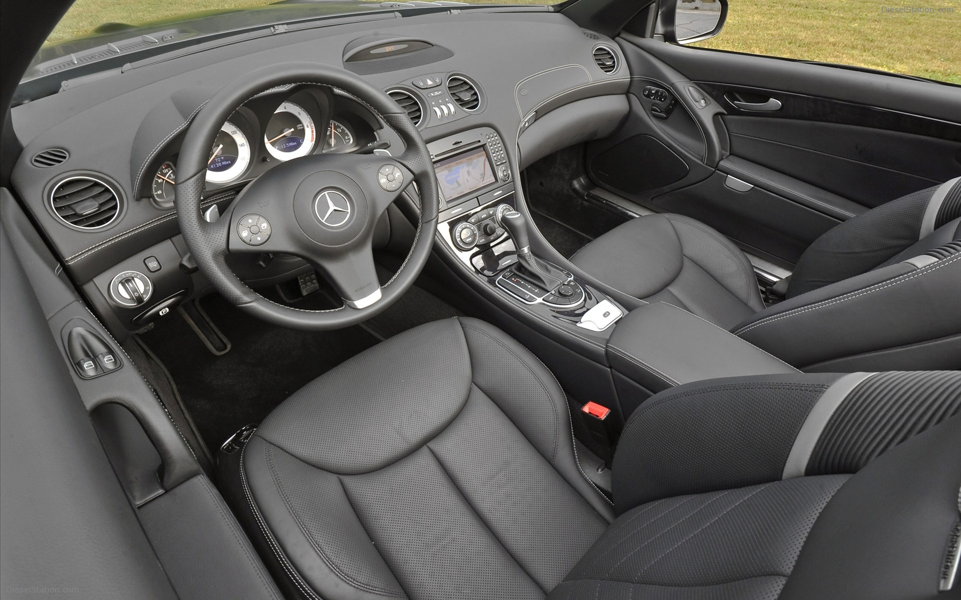 Mercedes Benz SL550 Night Edition 2011